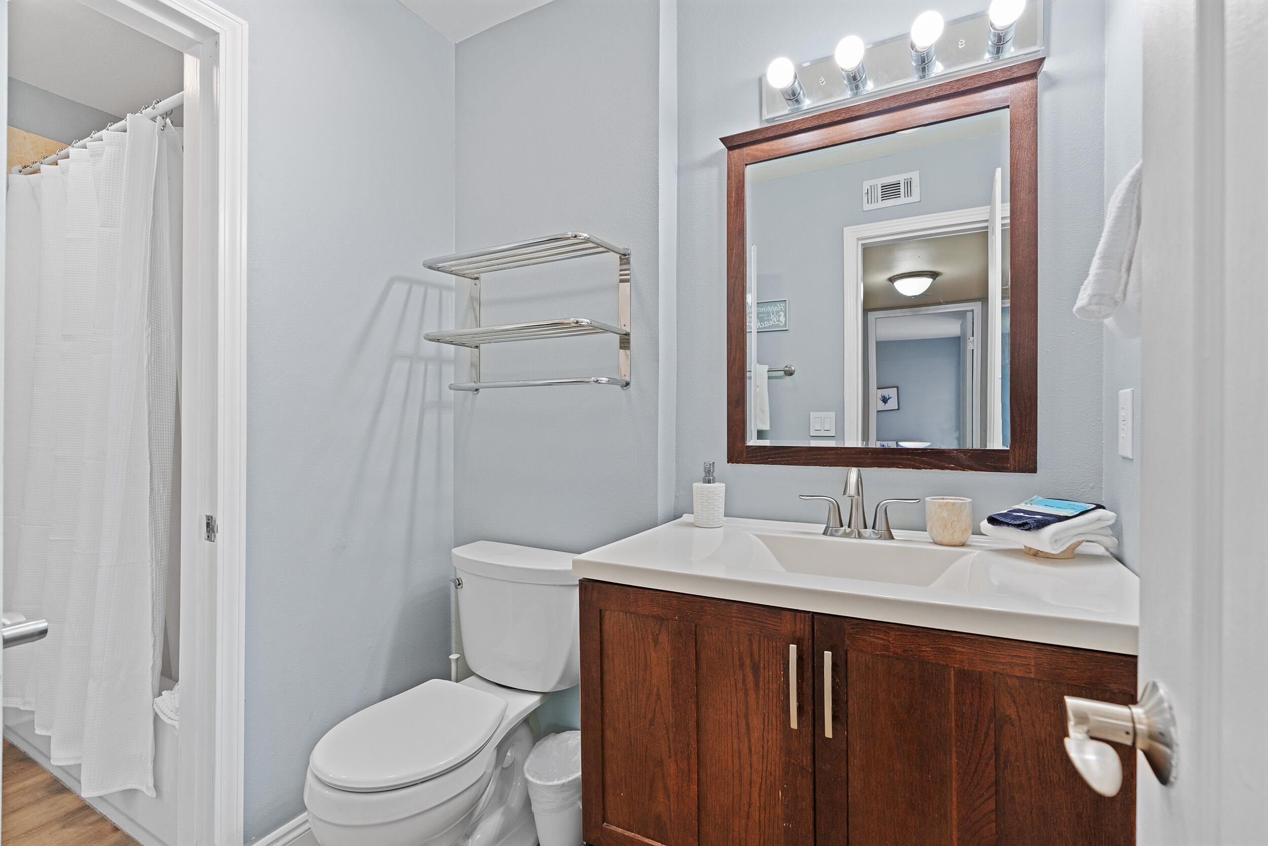 LAKEVIEW CONDO - Residential