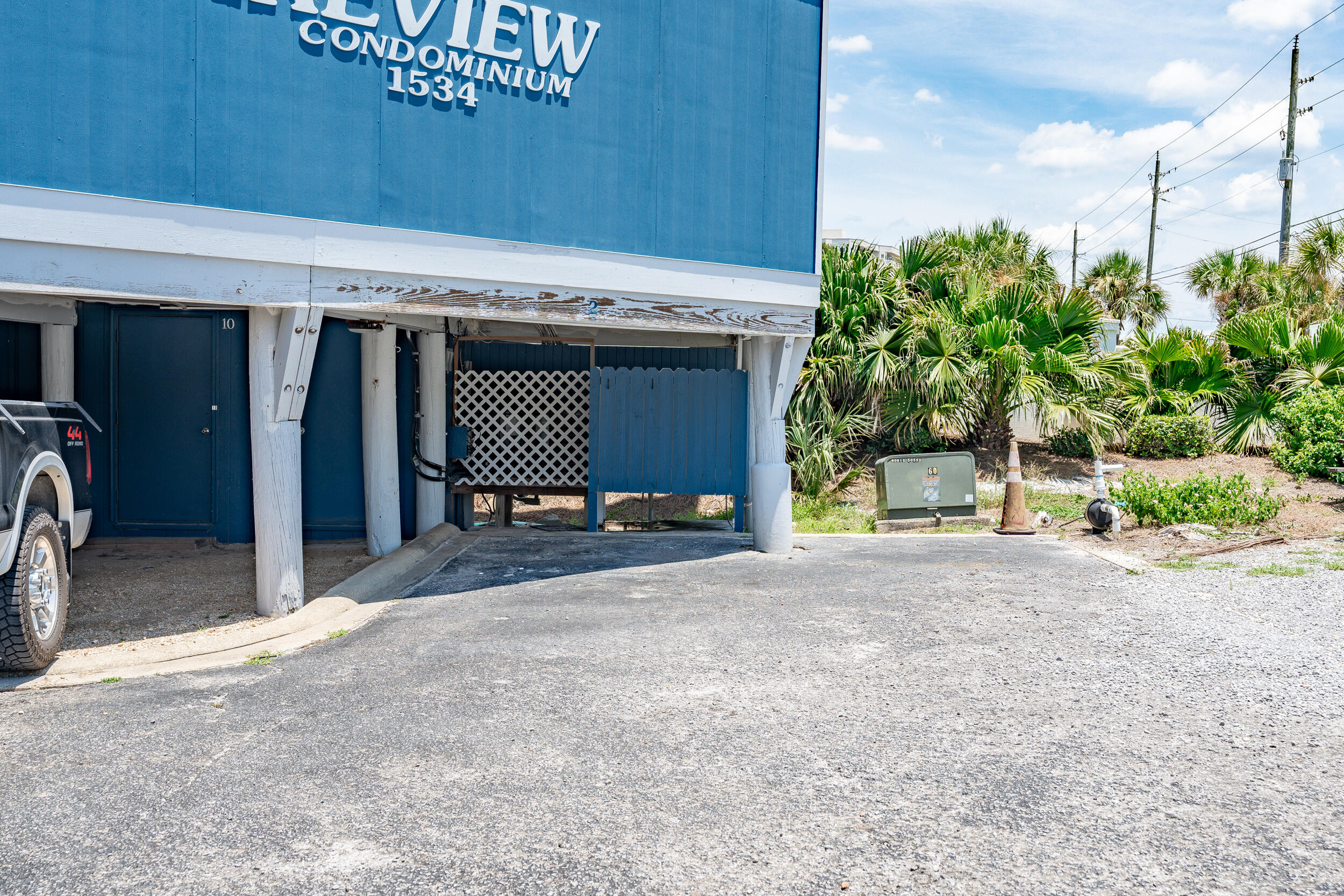 LAKEVIEW CONDO - Residential