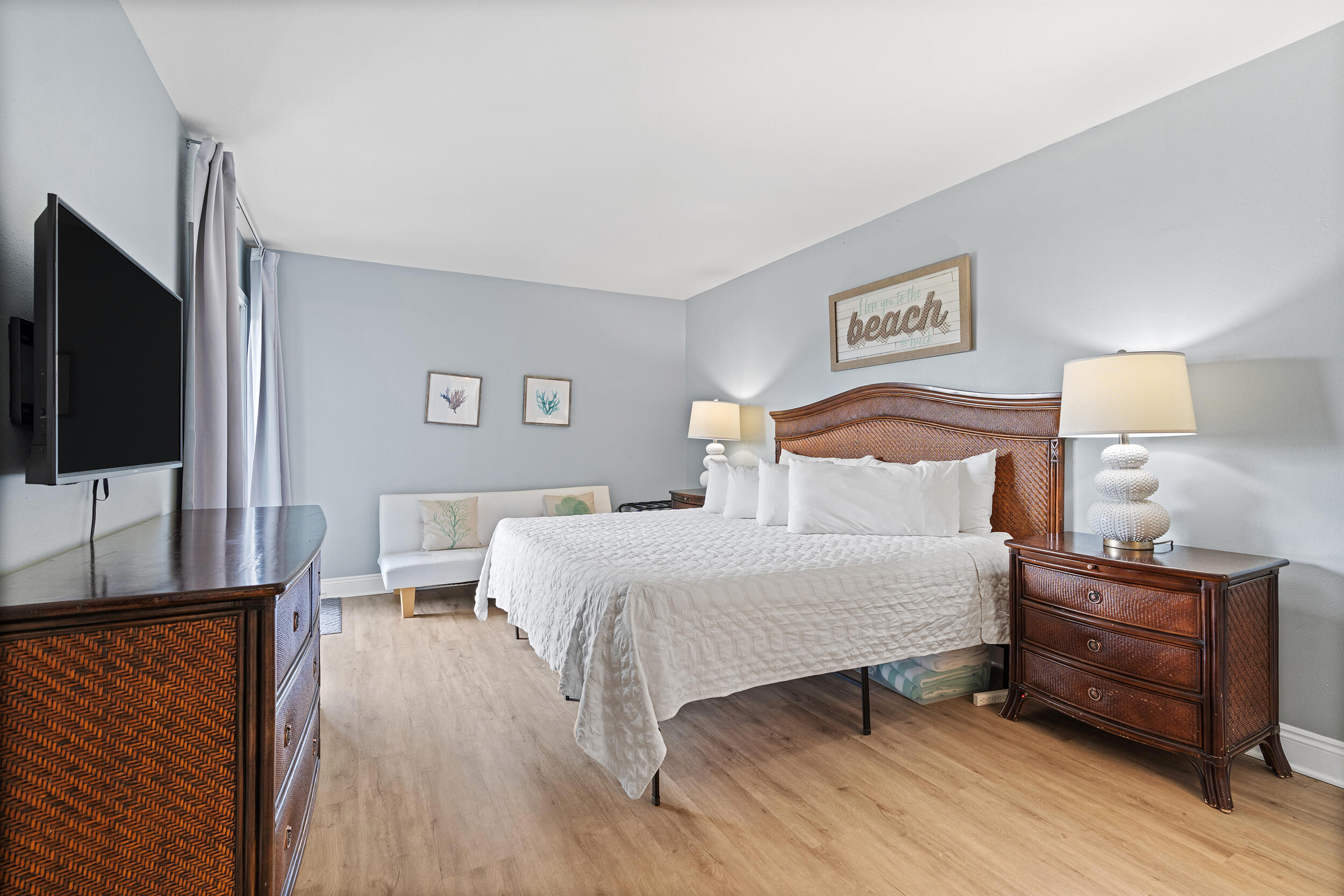 LAKEVIEW CONDO - Residential