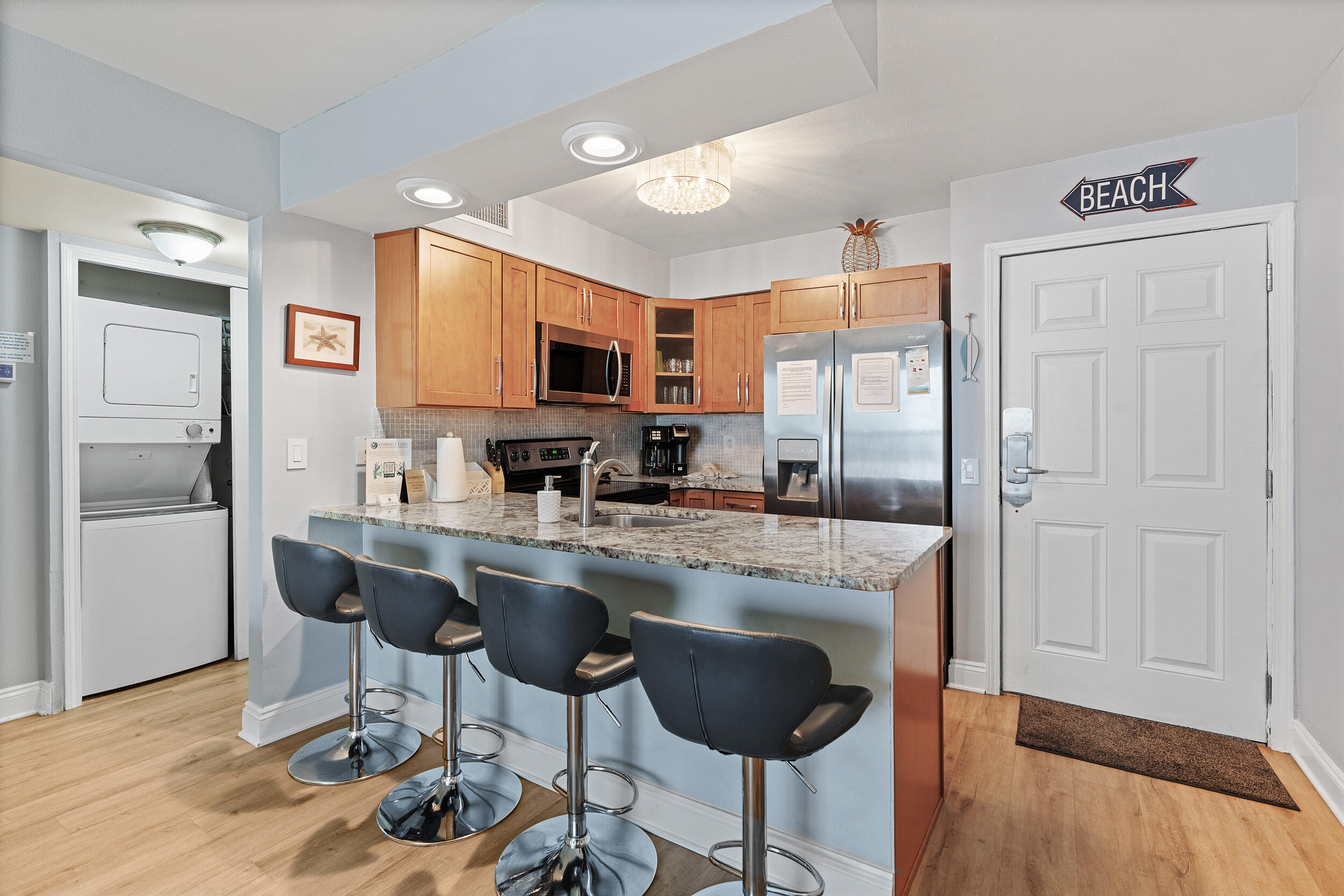 LAKEVIEW CONDO - Residential