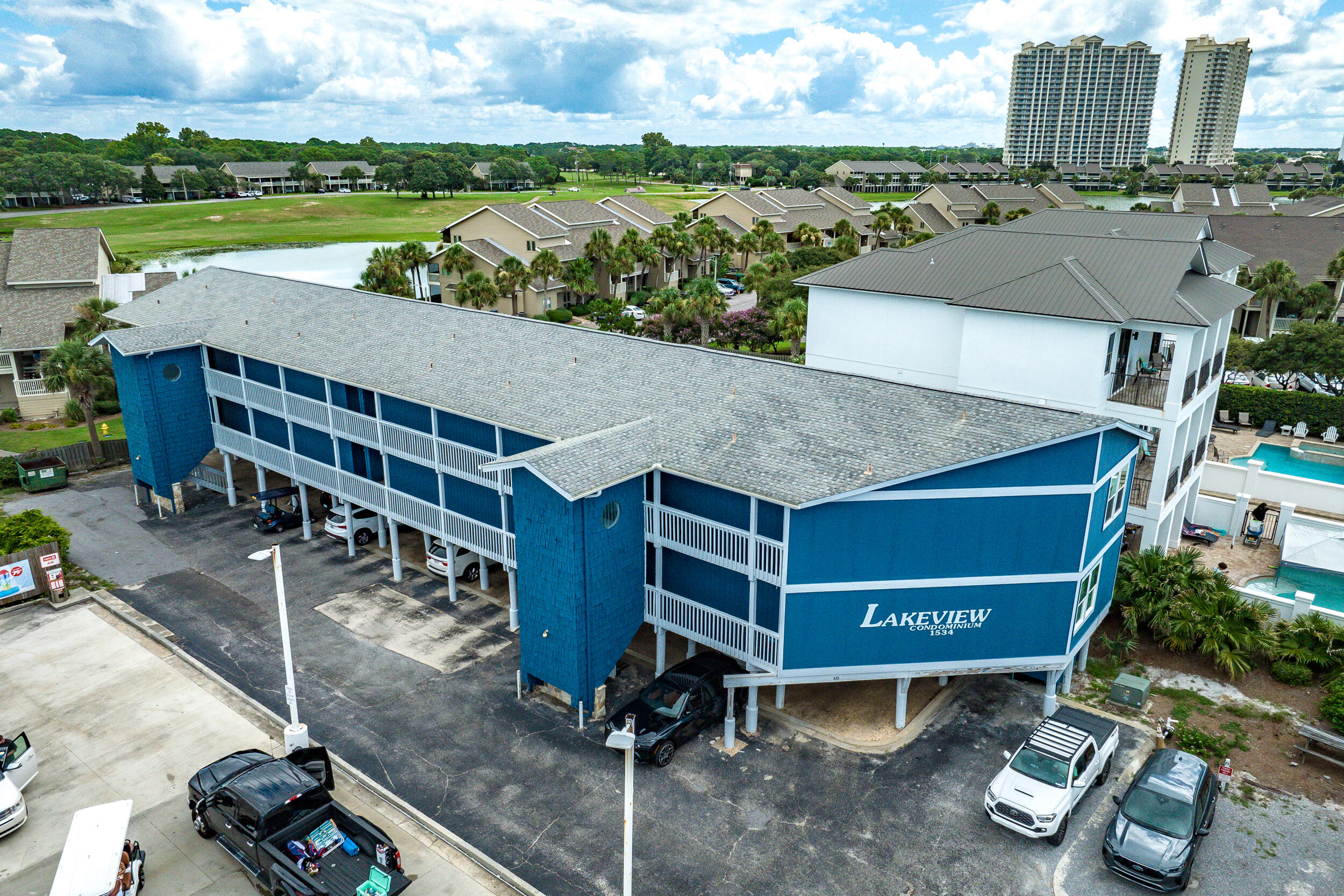 LAKEVIEW CONDO - Residential