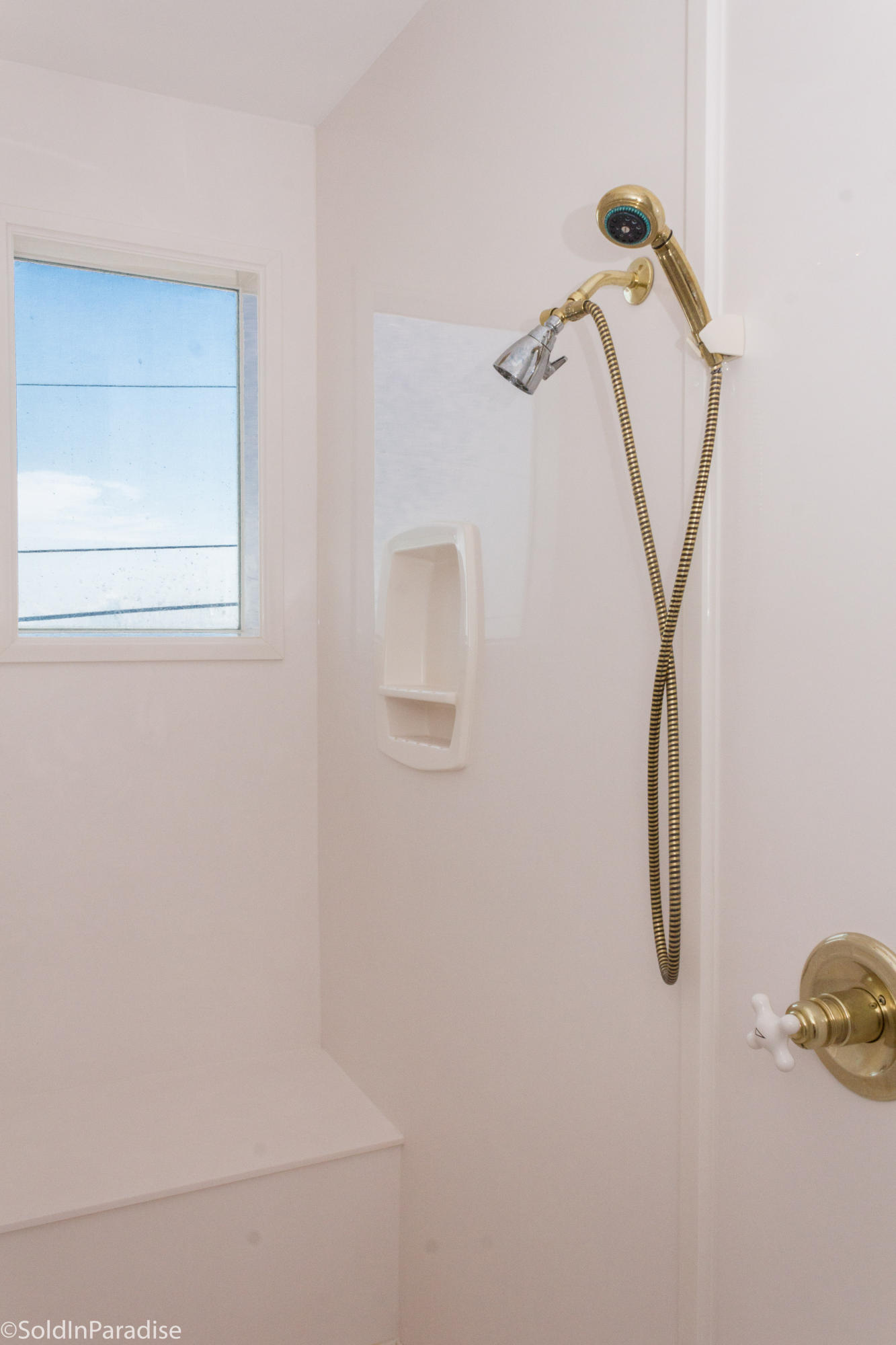 AVALON BEACH ESTATES - Residential