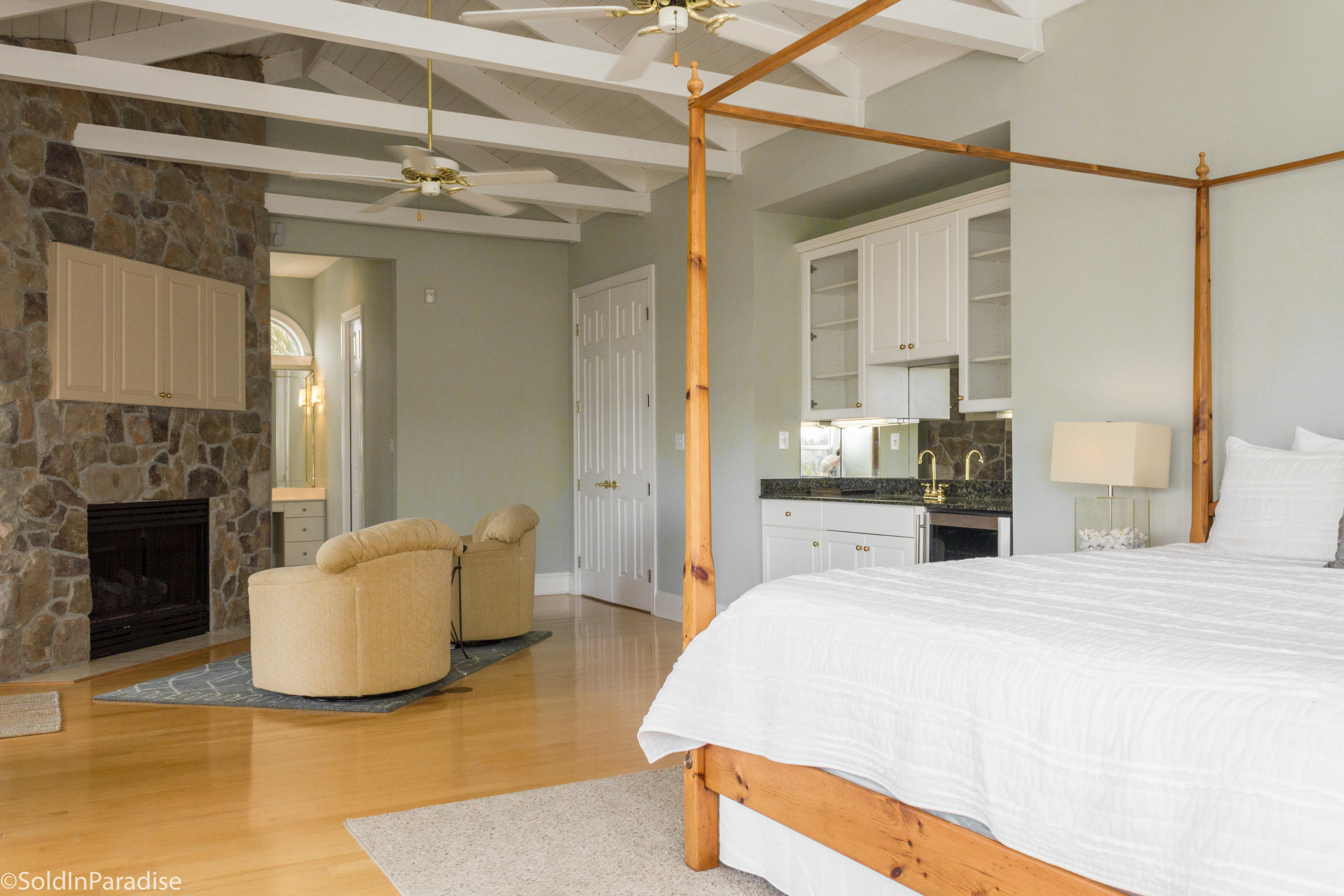 AVALON BEACH ESTATES - Residential