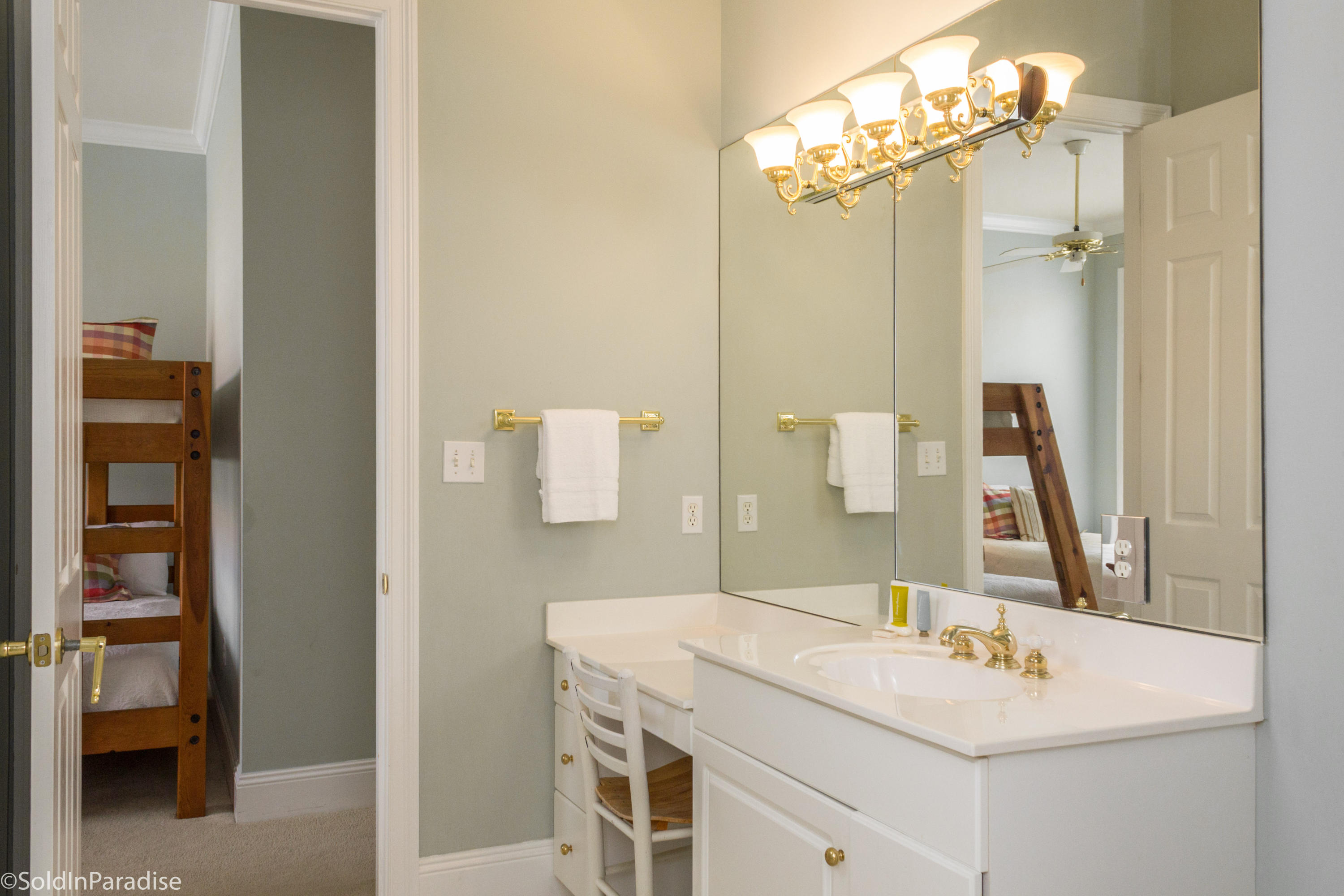 AVALON BEACH ESTATES - Residential