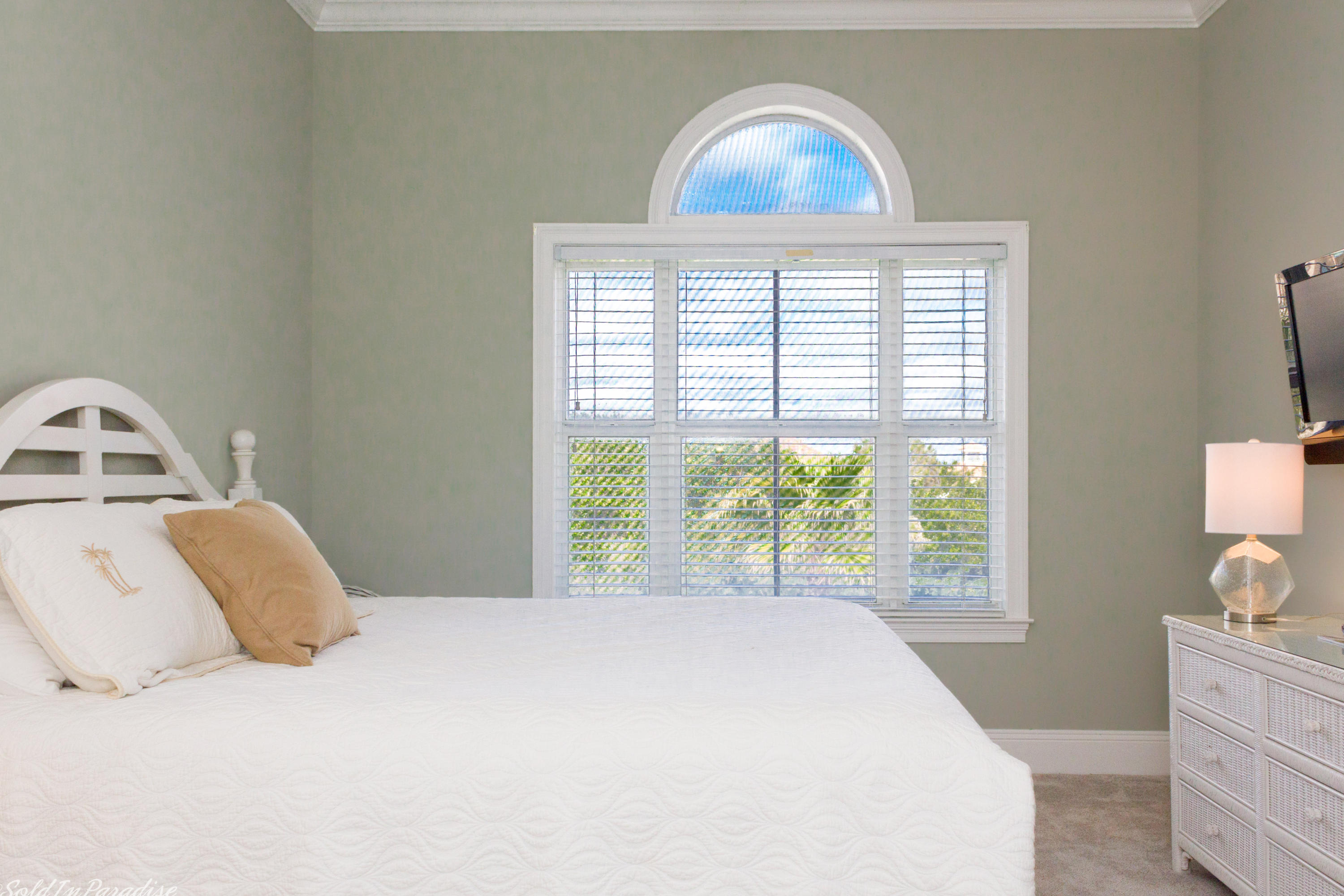 AVALON BEACH ESTATES - Residential