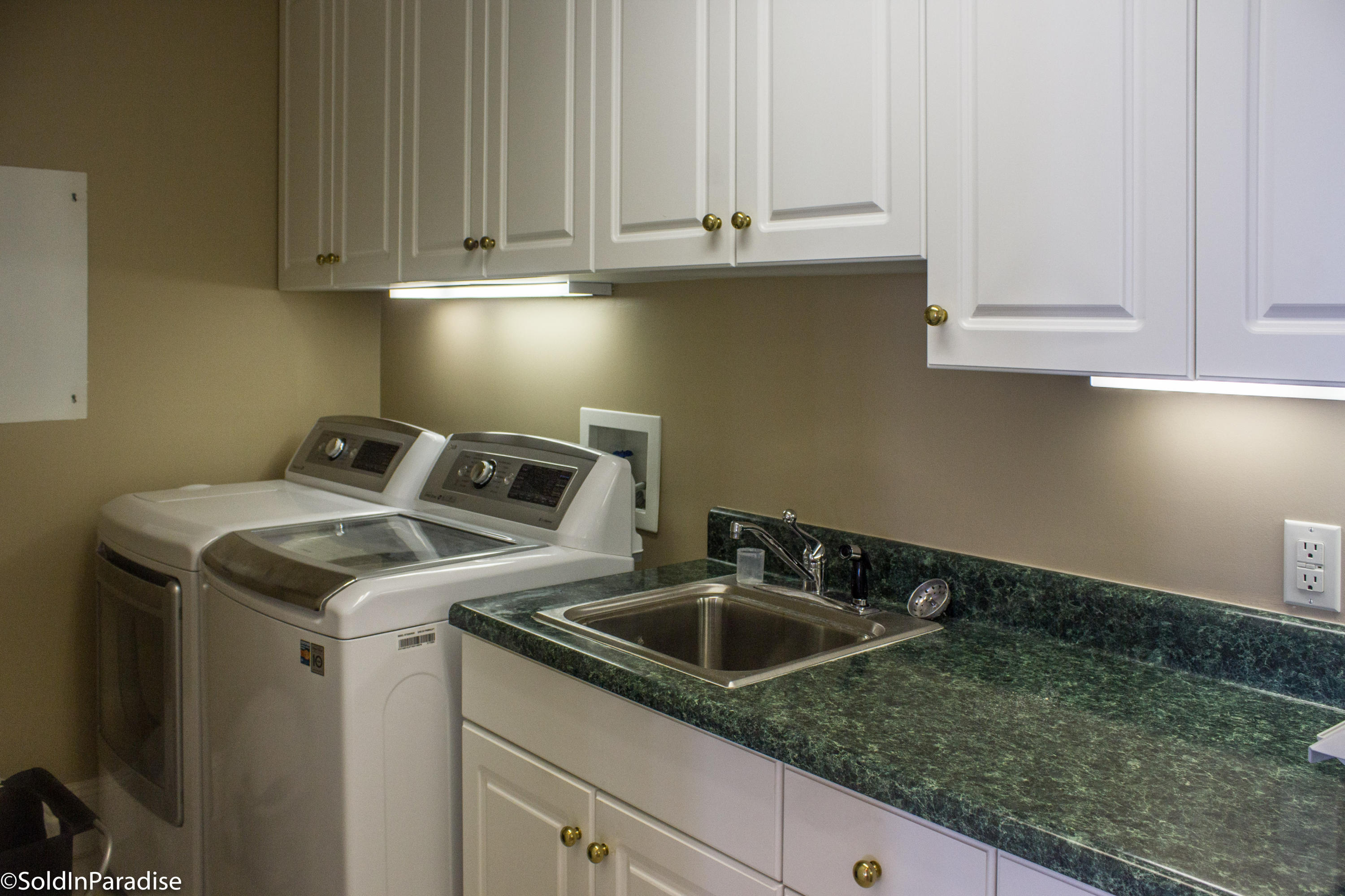 AVALON BEACH ESTATES - Residential