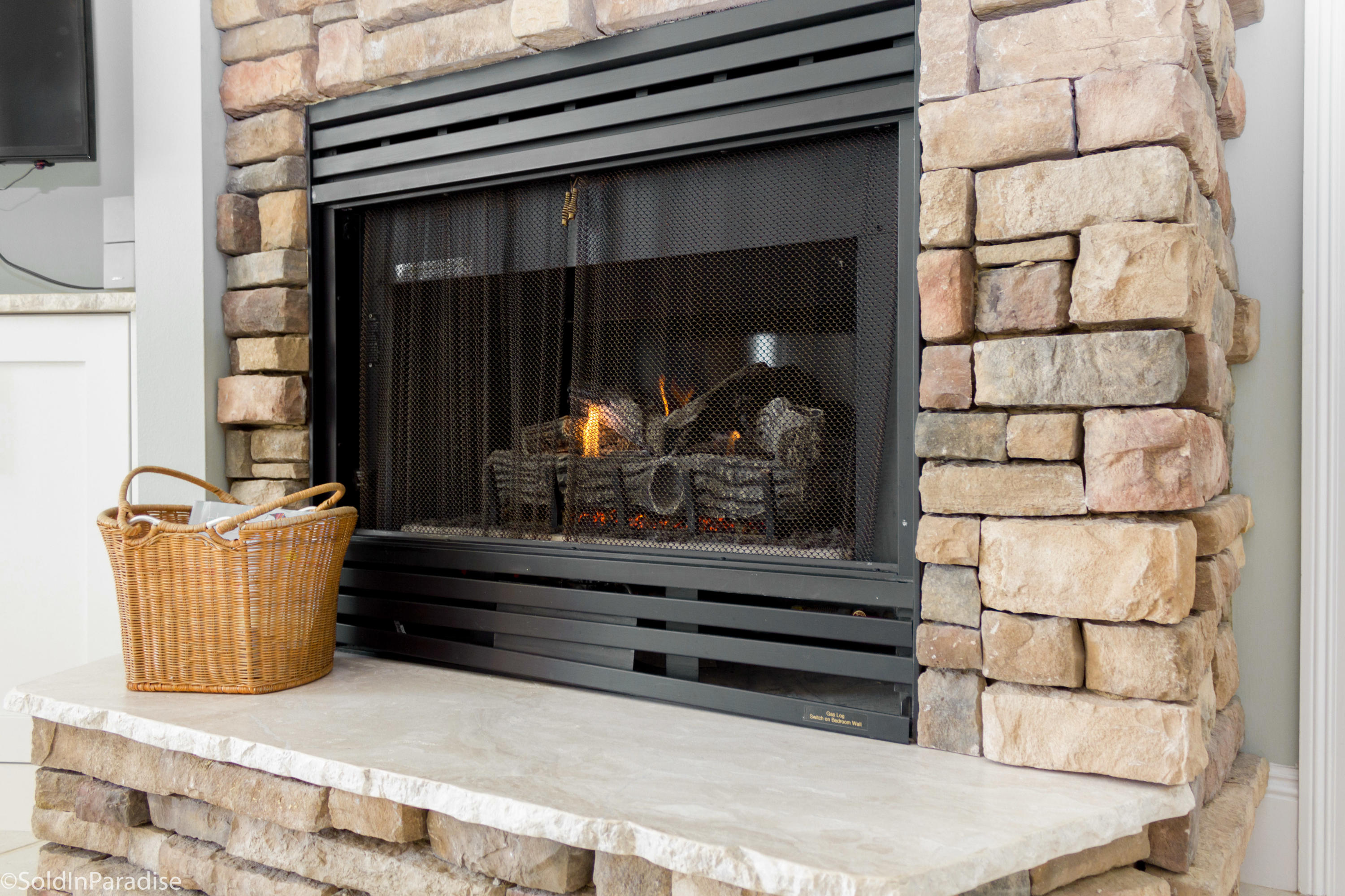 AVALON BEACH ESTATES - Residential