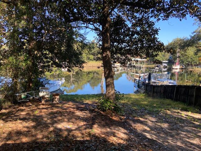 VALPARAISO PINECREST 6 - Residential Lease