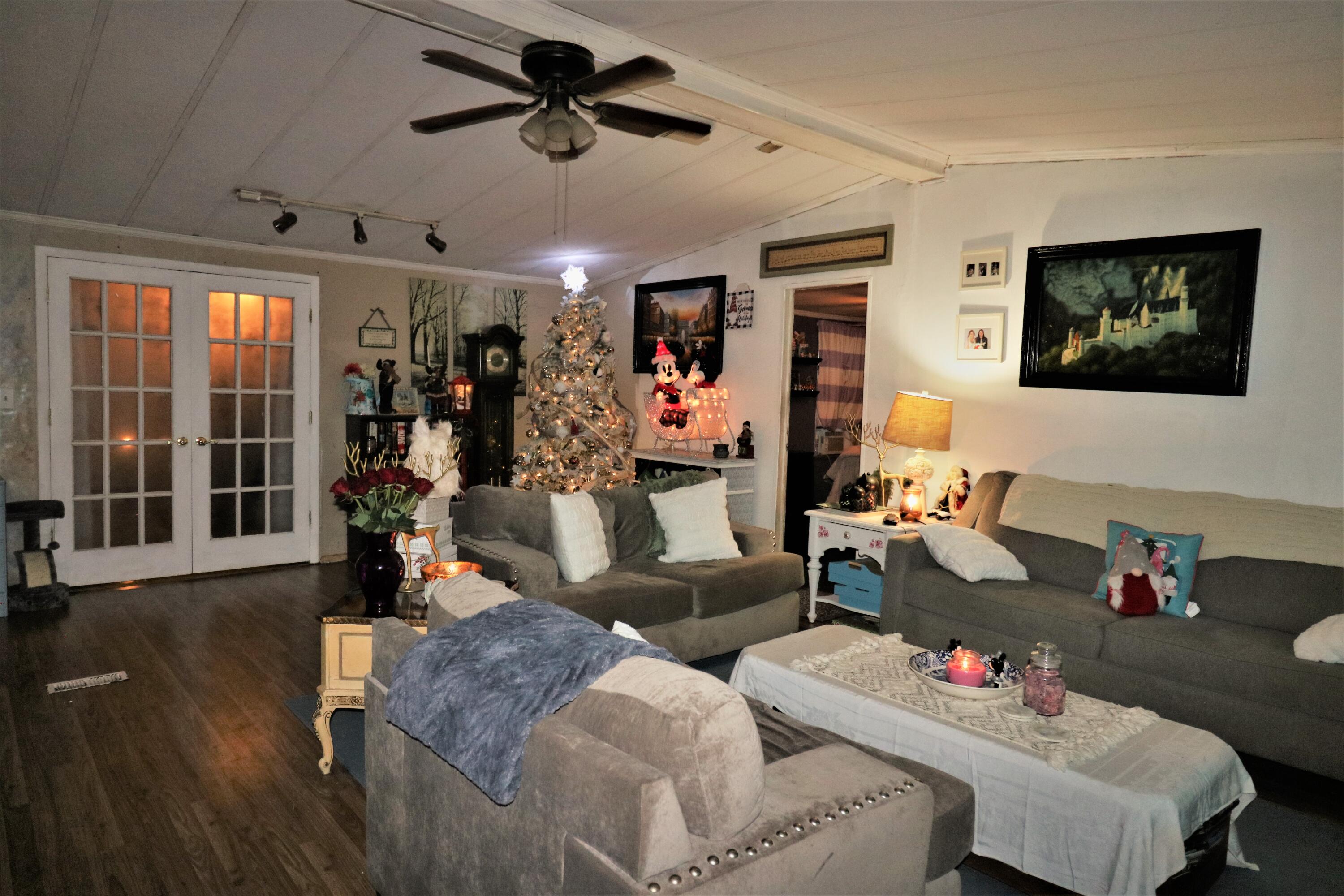 NO RECORDED SUBDIVISION - Residential