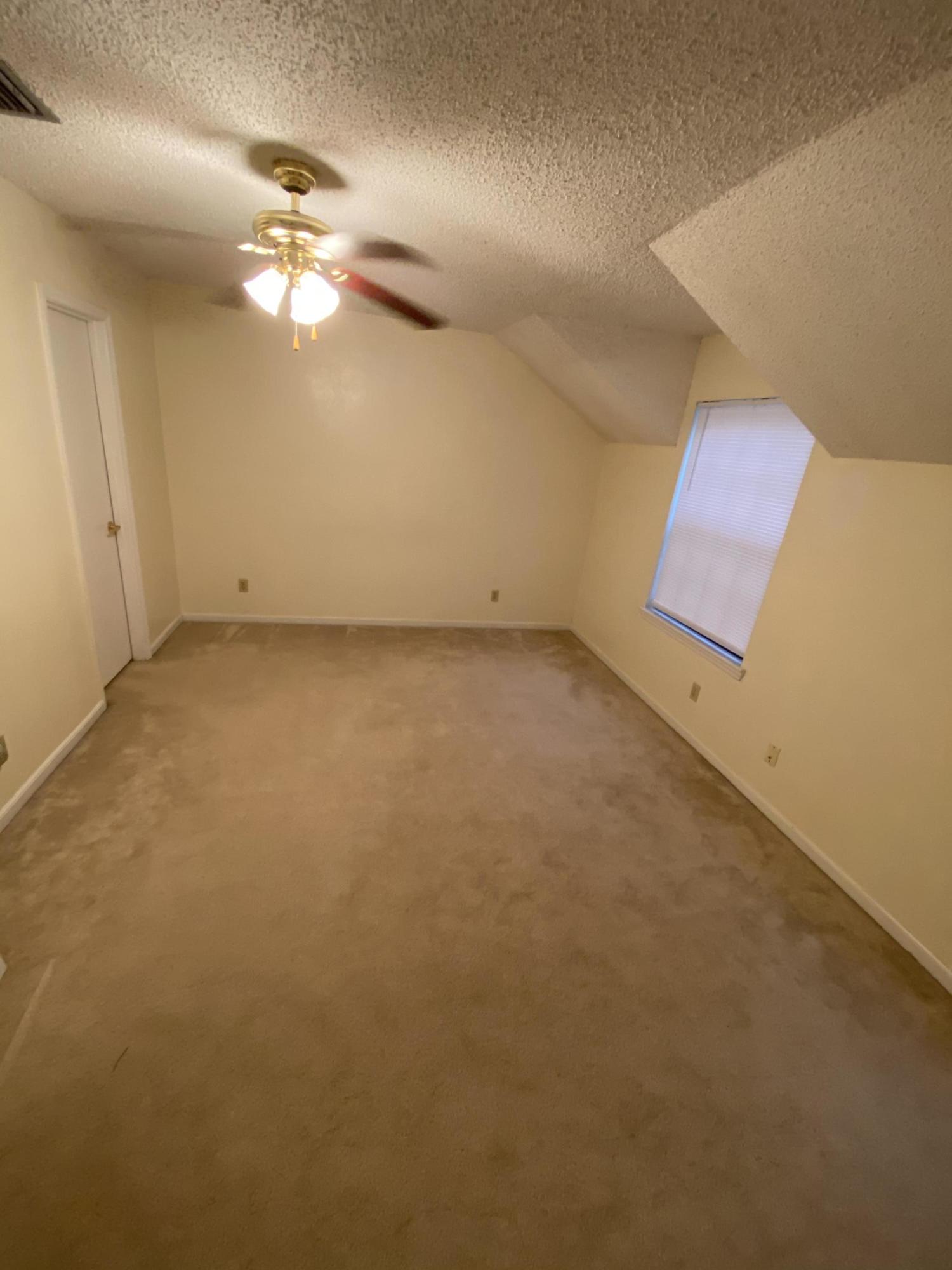 TWIN OAKS - Residential