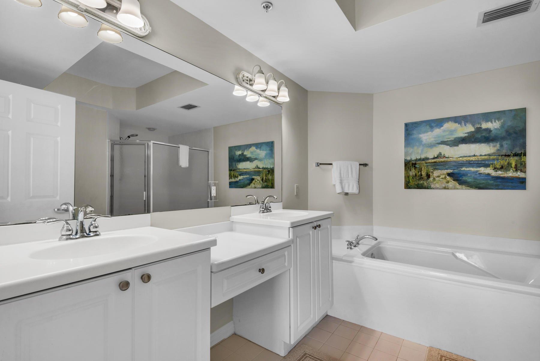 ST. MAARTEN AT SILVER SHELLS - Residential