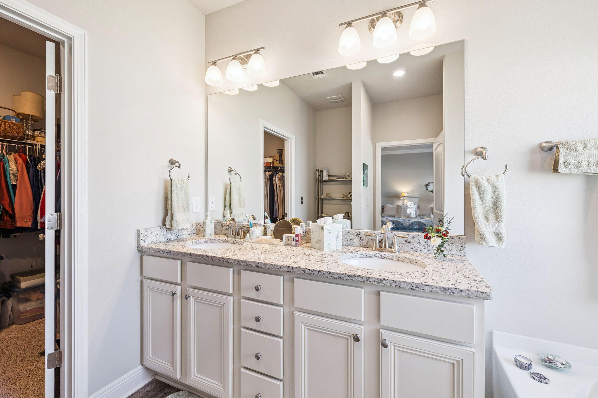 STONEGATE - Residential