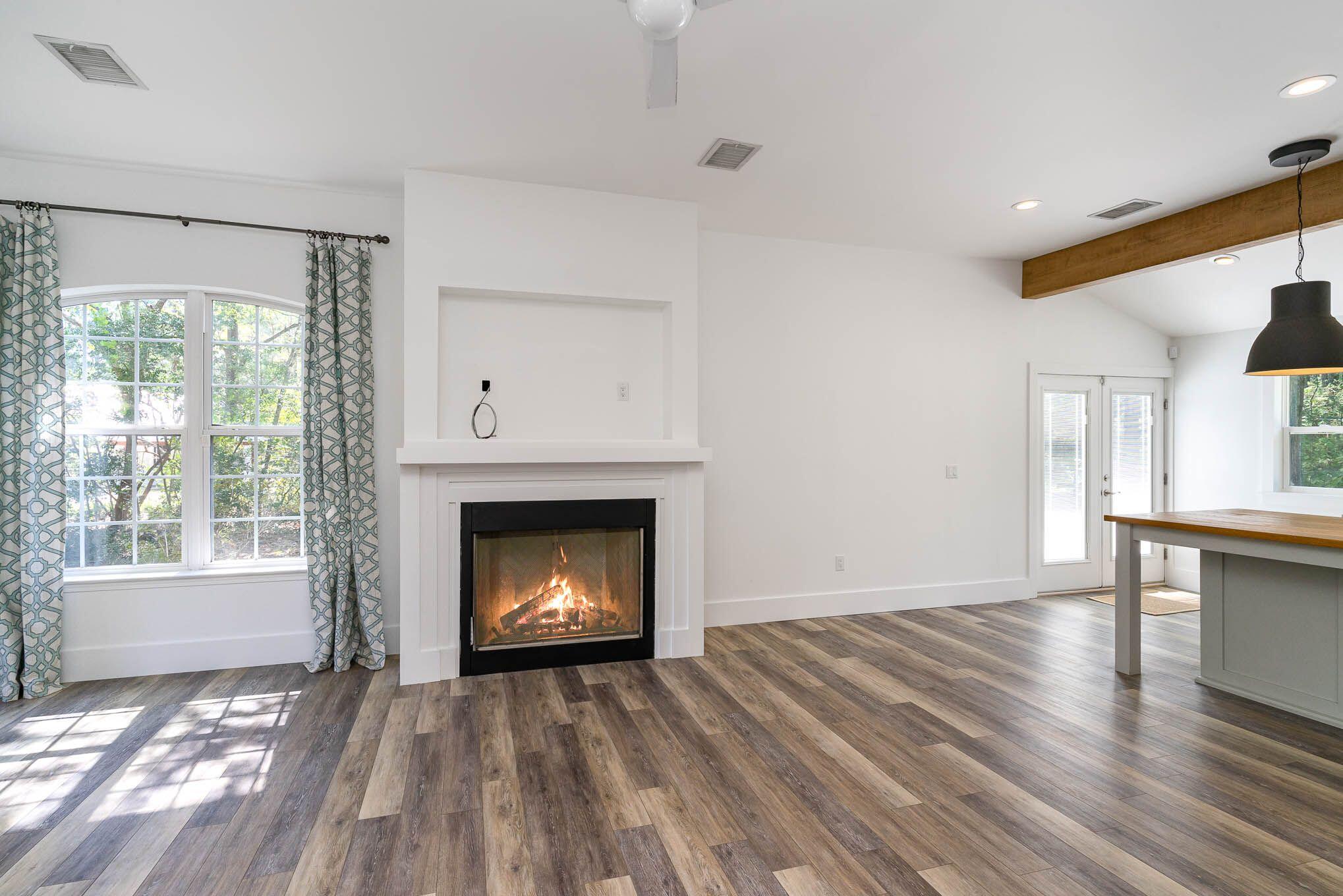 CREEKSIDE - Residential