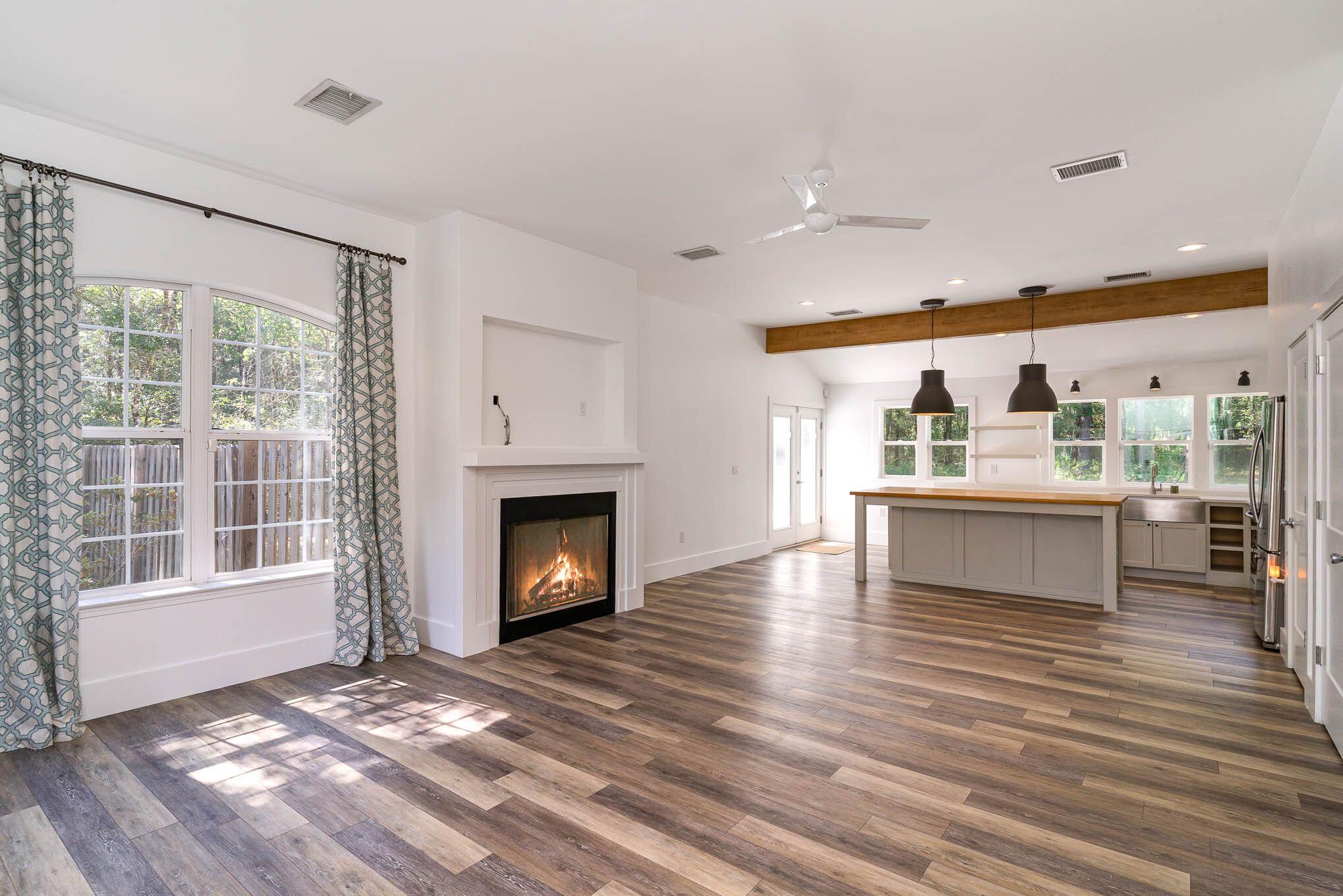 CREEKSIDE - Residential