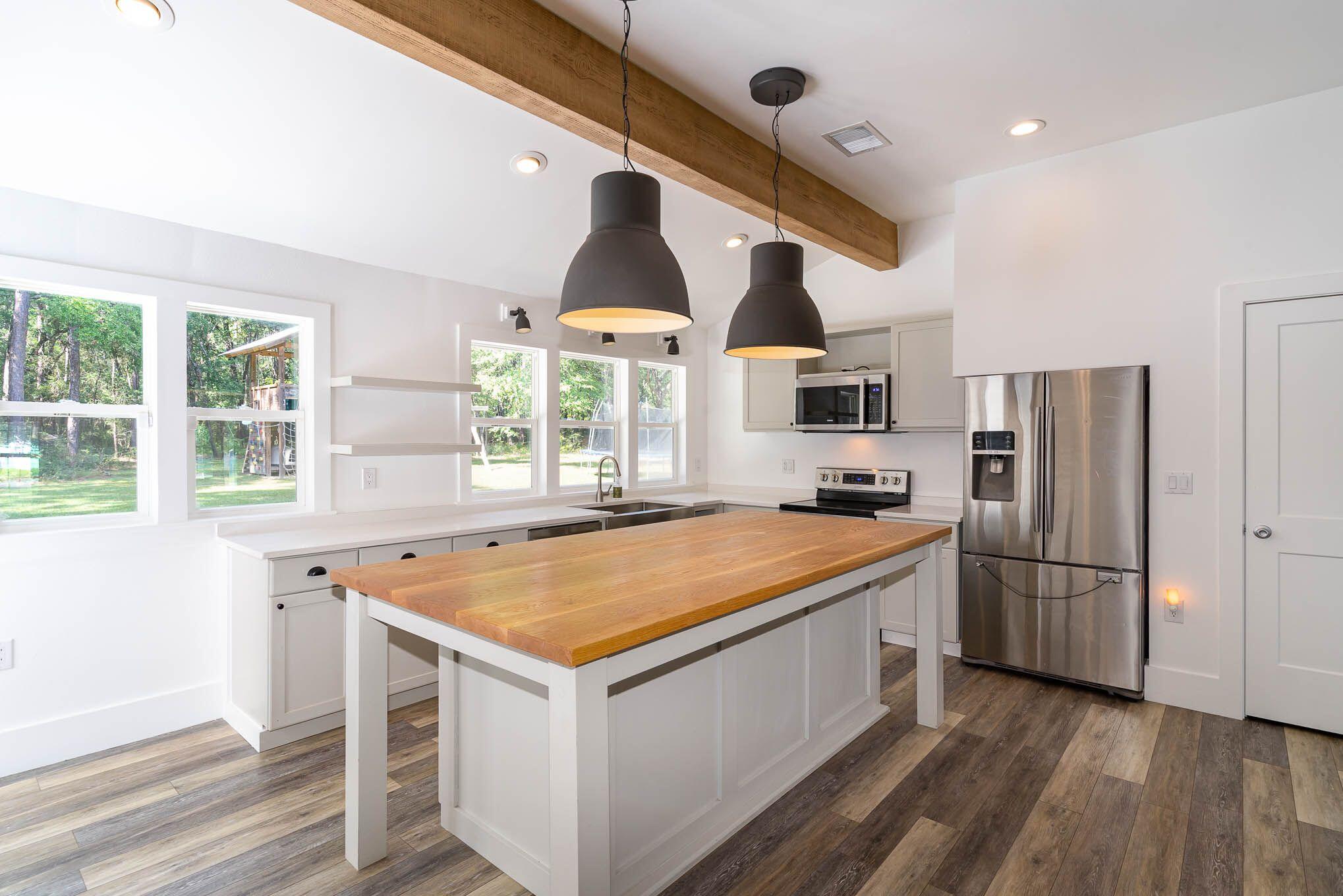 CREEKSIDE - Residential