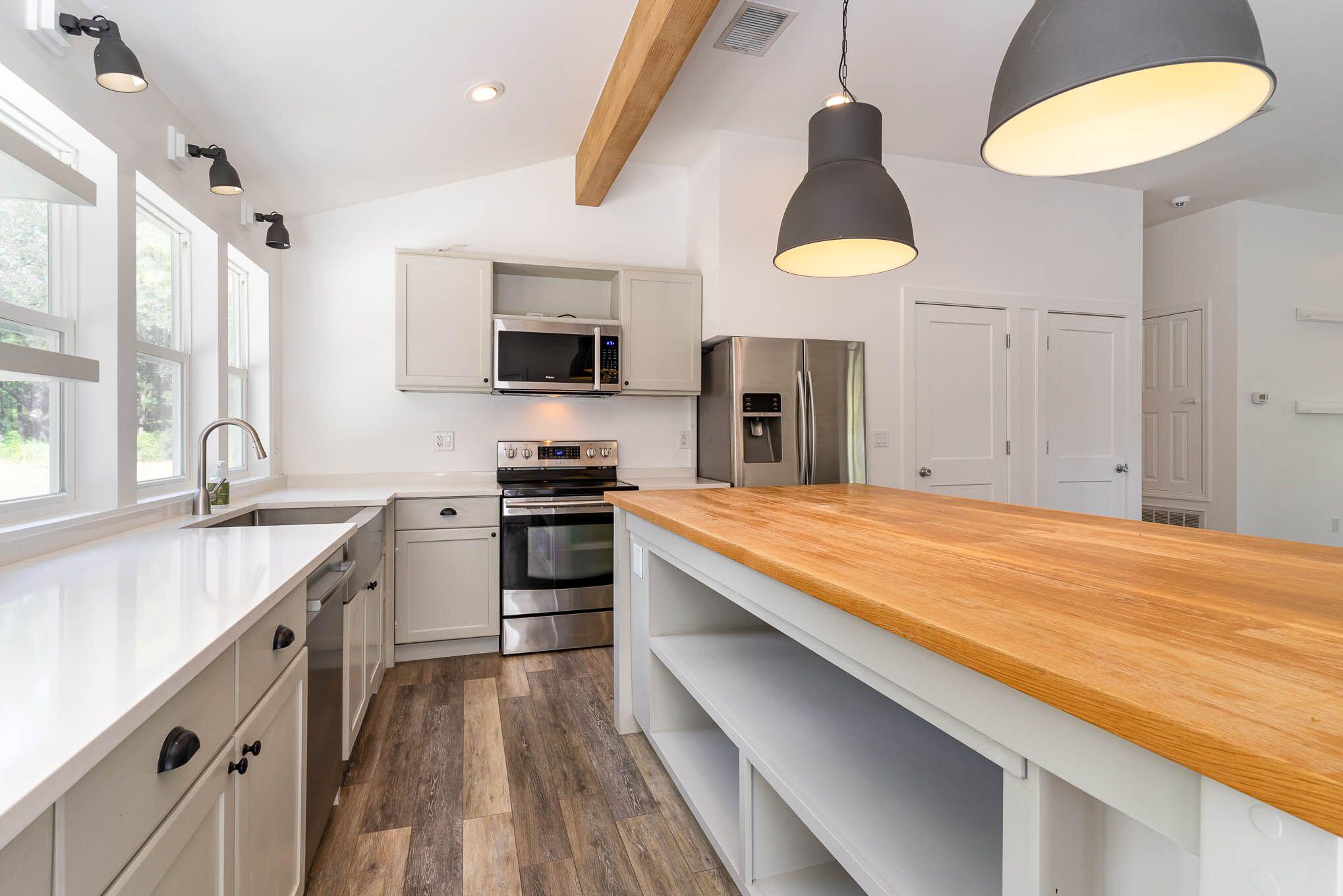 CREEKSIDE - Residential