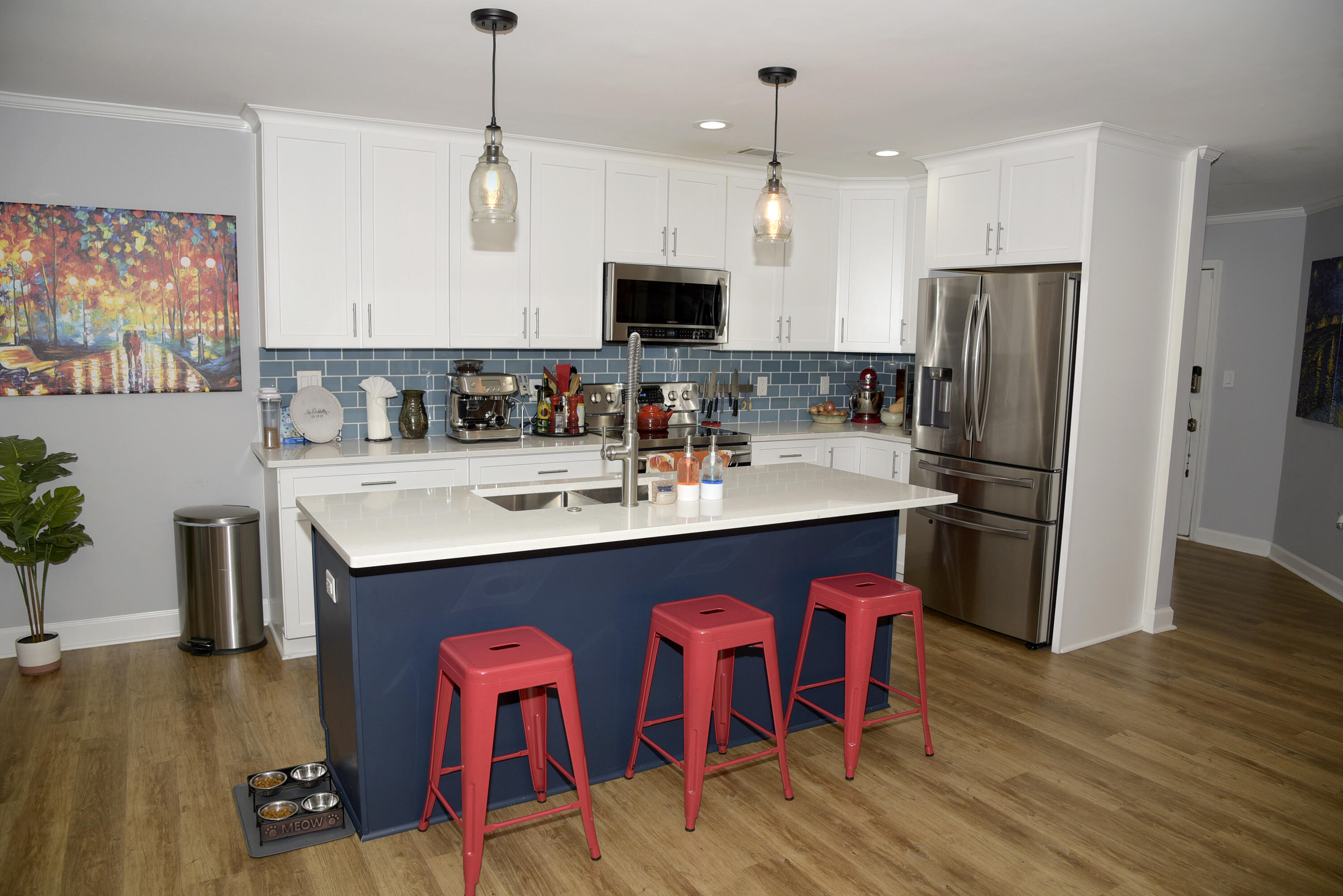LAKESIDE CONDO AT BLUEWATER BAY - Residential