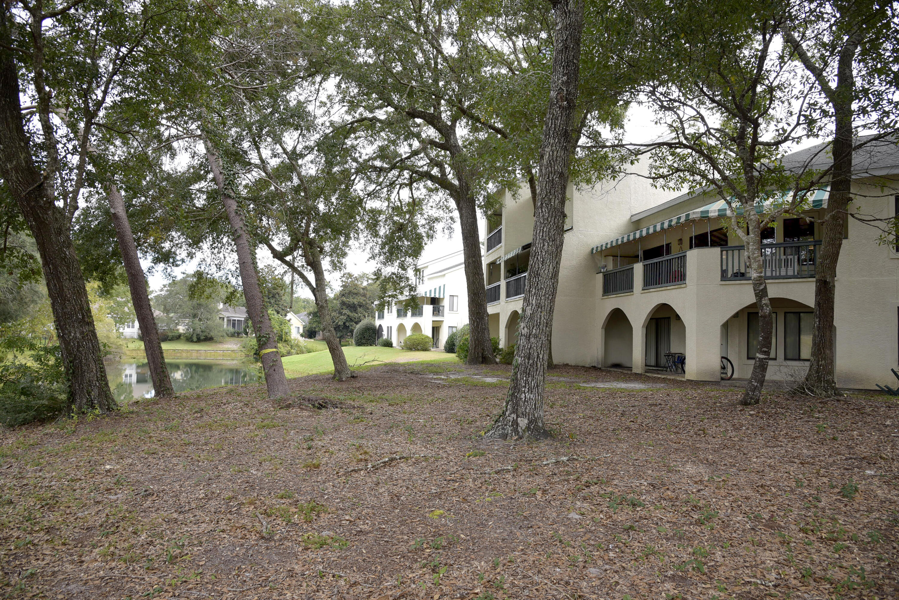 LAKESIDE CONDO AT BLUEWATER BAY - Residential