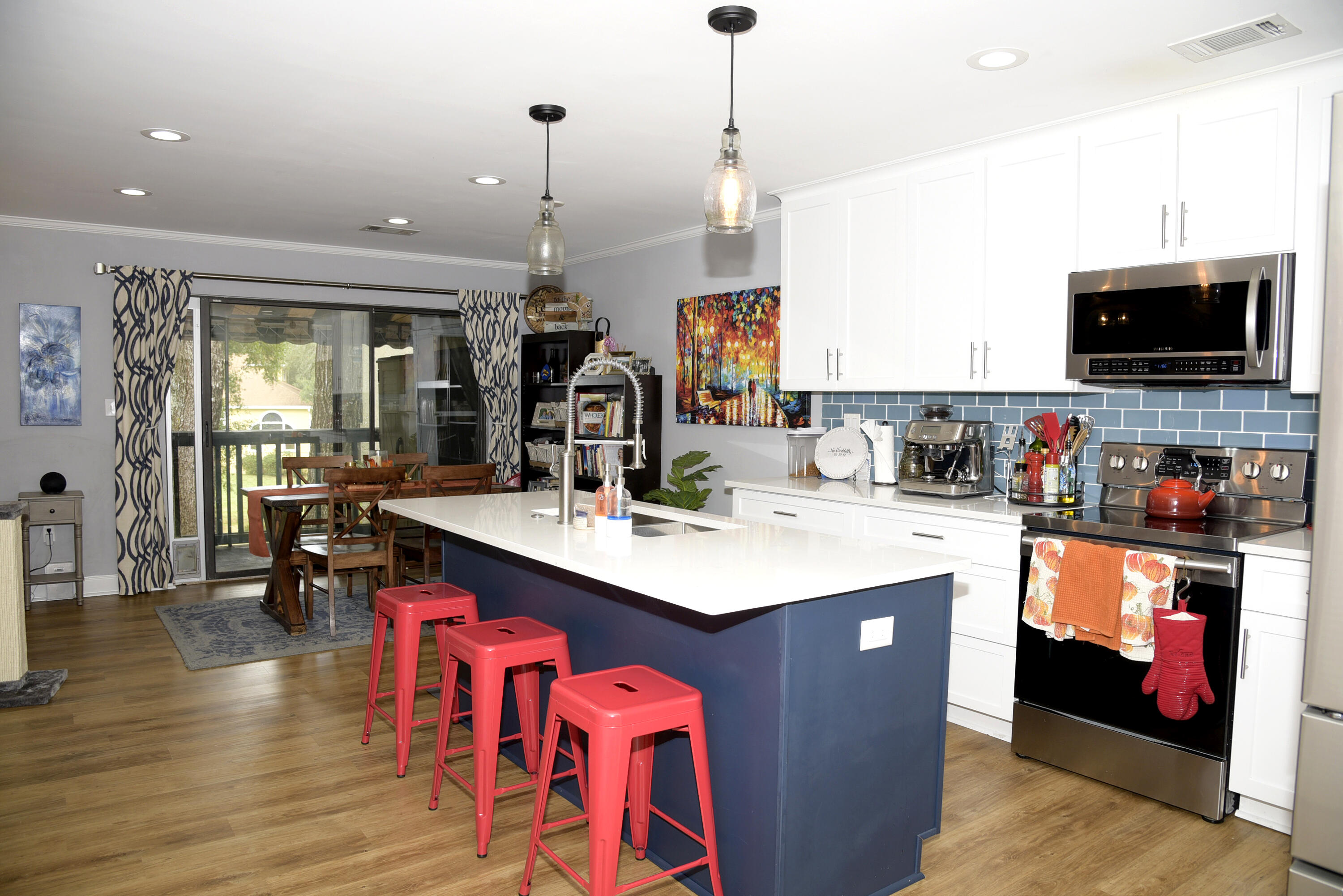 LAKESIDE CONDO AT BLUEWATER BAY - Residential
