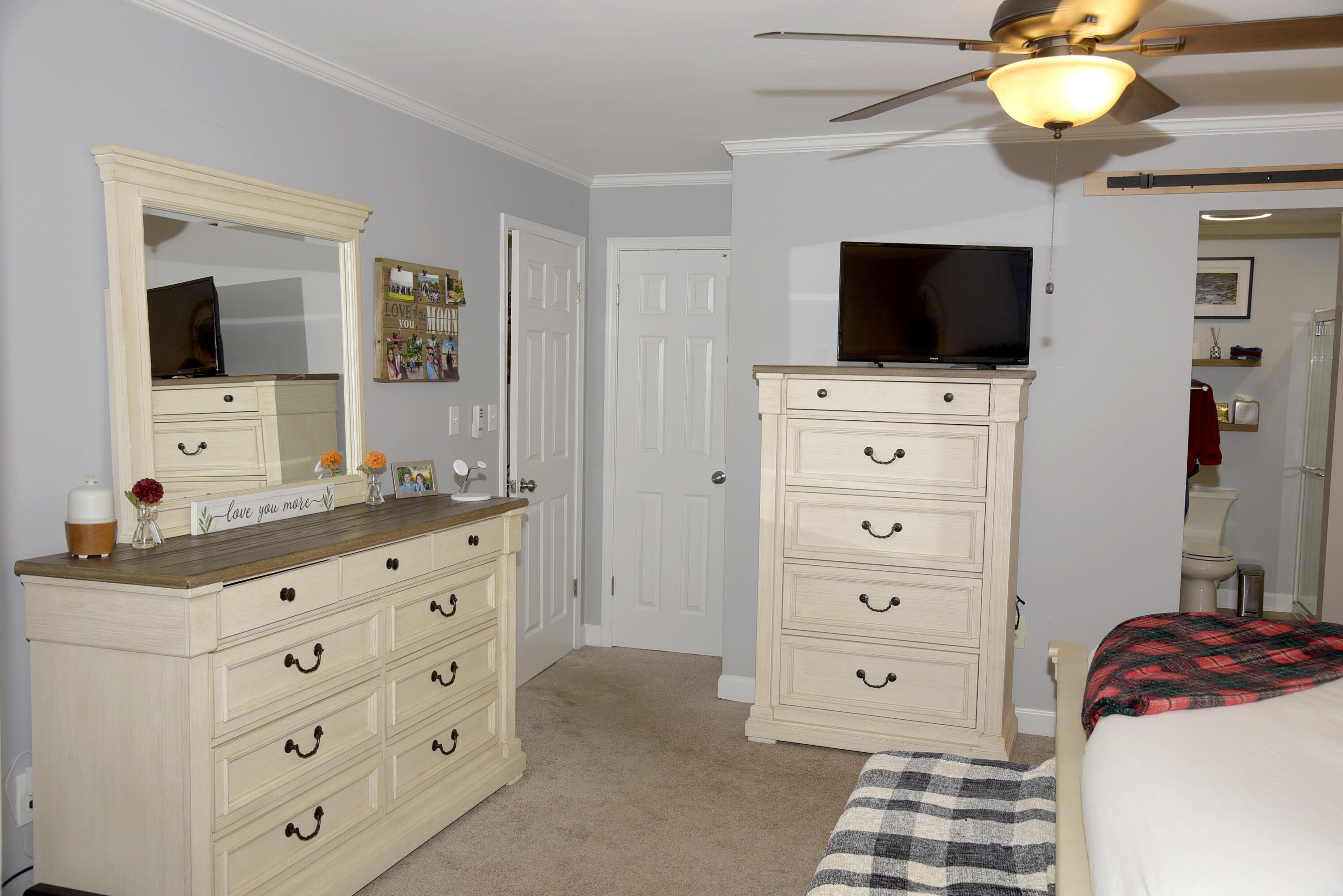 LAKESIDE CONDO AT BLUEWATER BAY - Residential