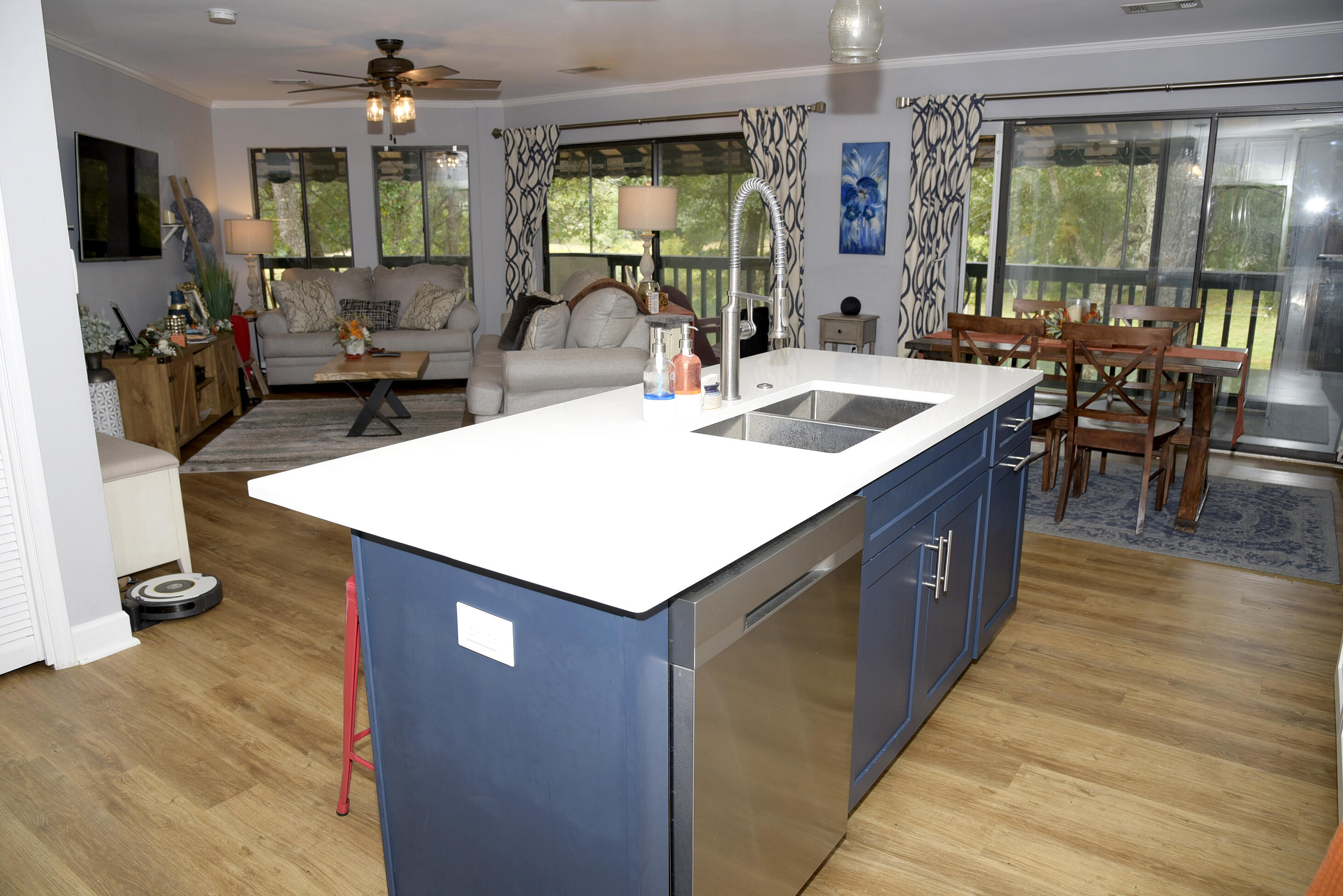 LAKESIDE CONDO AT BLUEWATER BAY - Residential