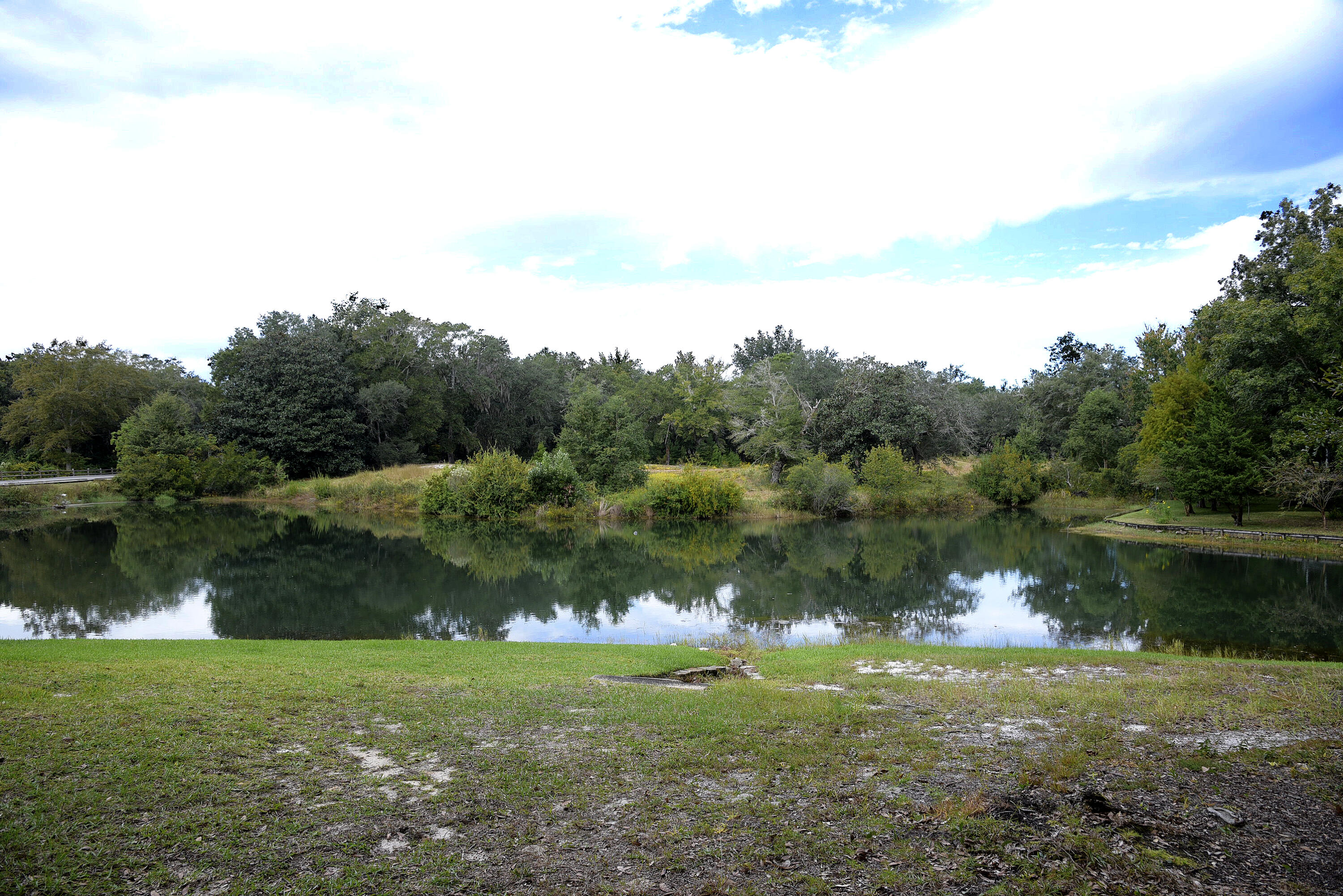 LAKESIDE CONDO AT BLUEWATER BAY - Residential