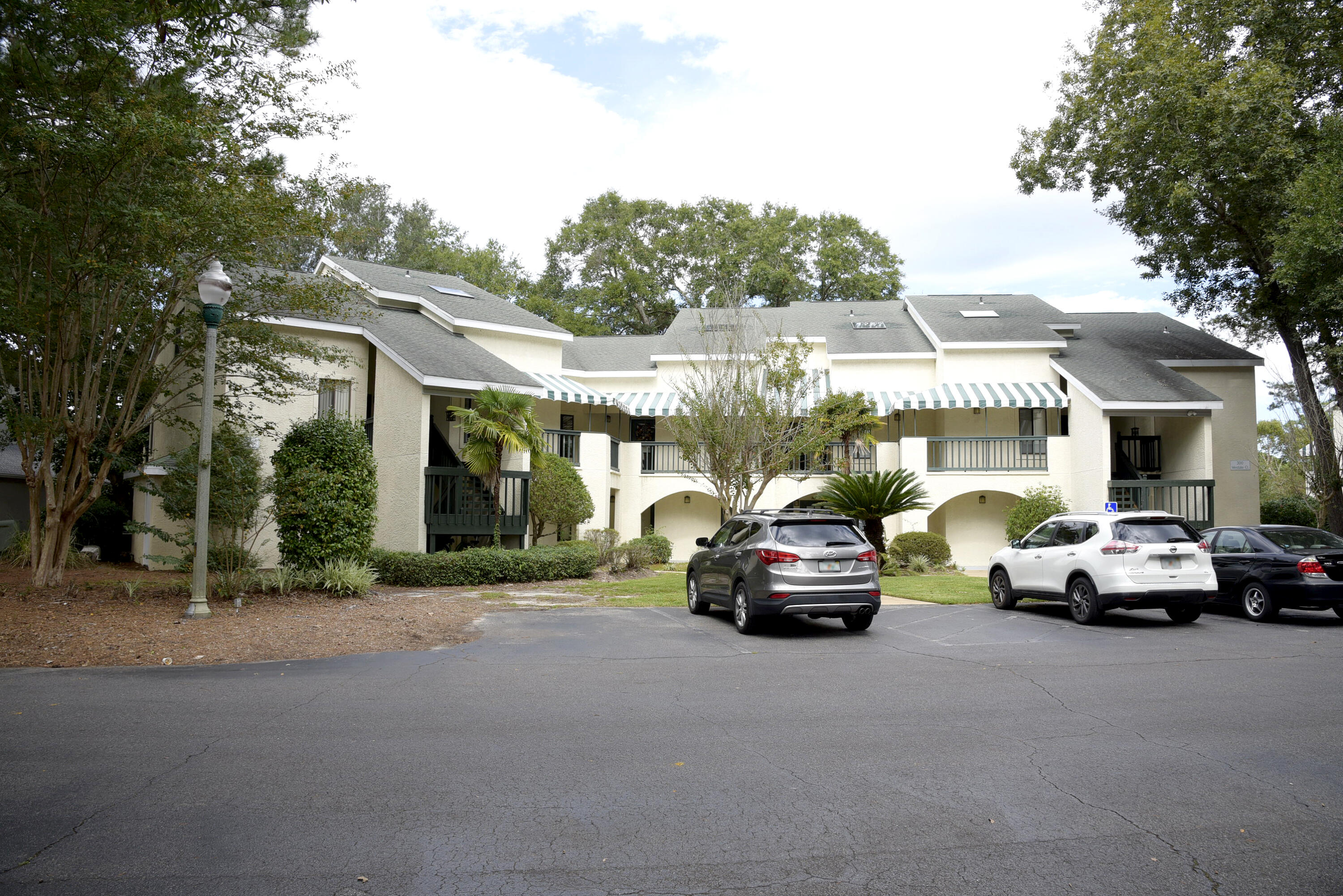 LAKESIDE CONDO AT BLUEWATER BAY - Residential