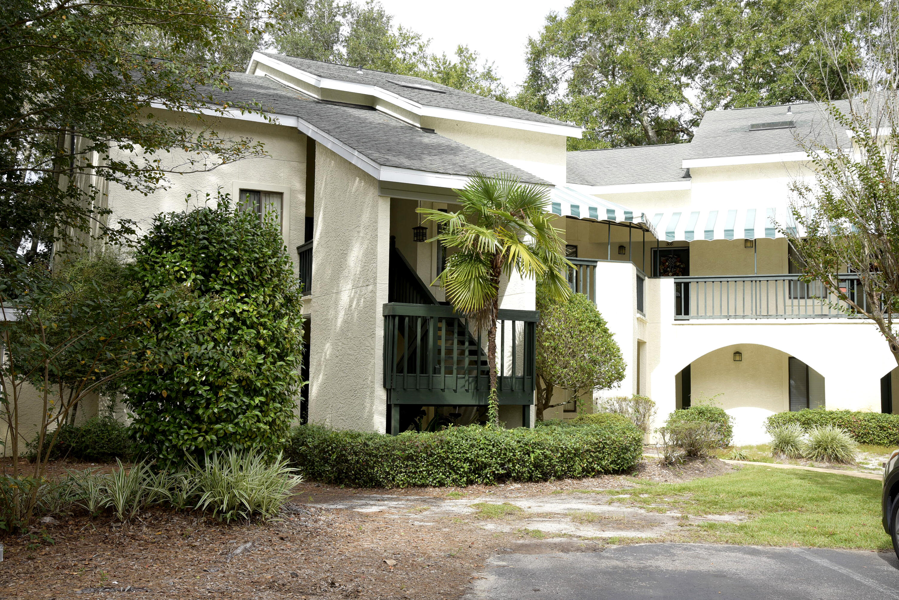 LAKESIDE CONDO AT BLUEWATER BAY - Residential