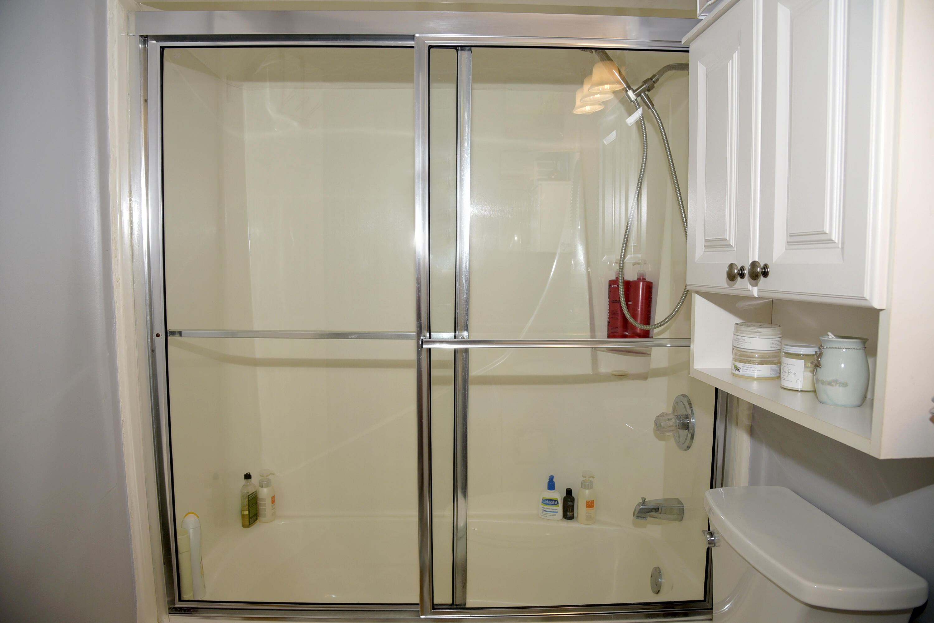 LAKESIDE CONDO AT BLUEWATER BAY - Residential