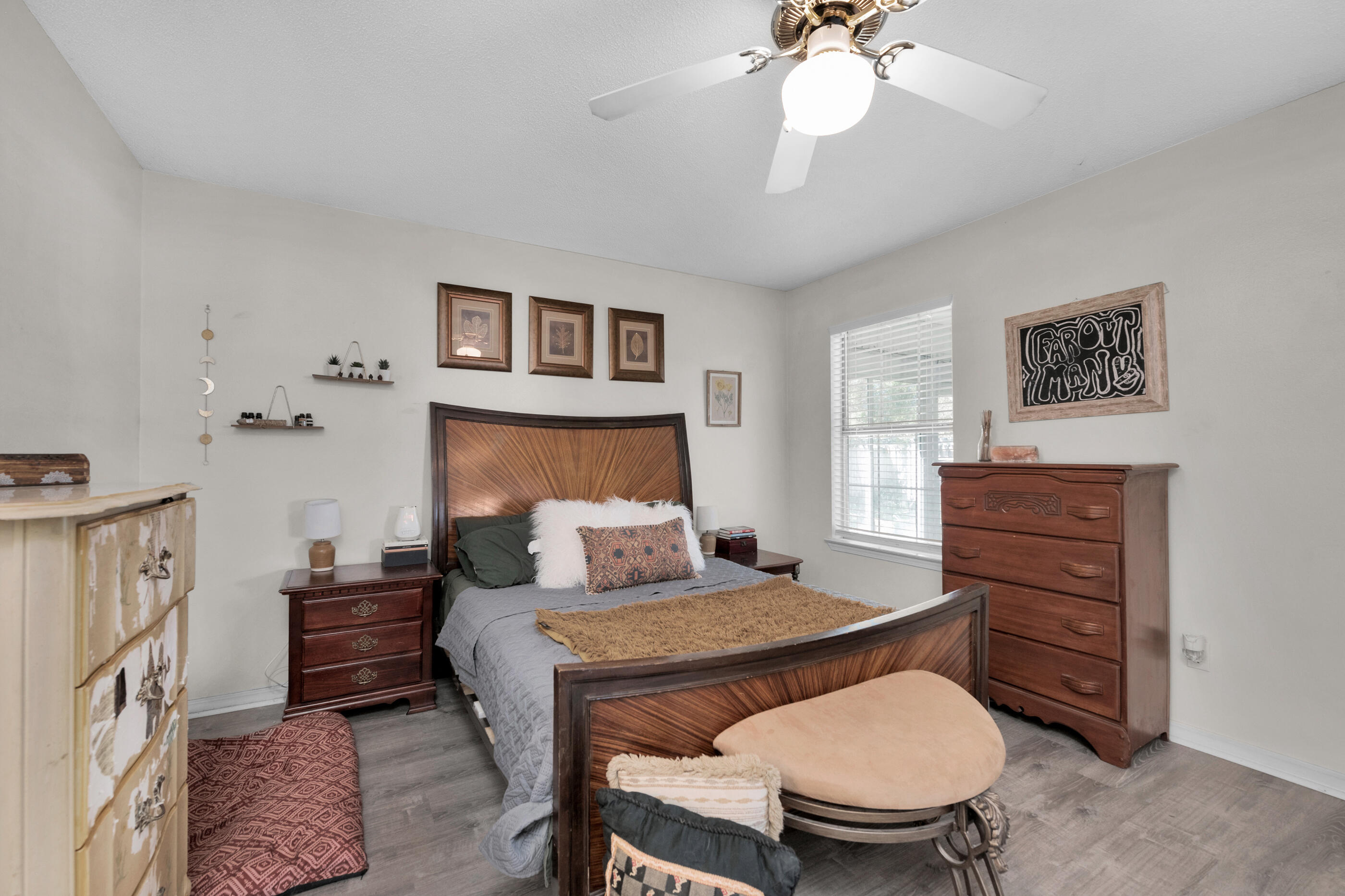 Southern Oaks Court - Residential