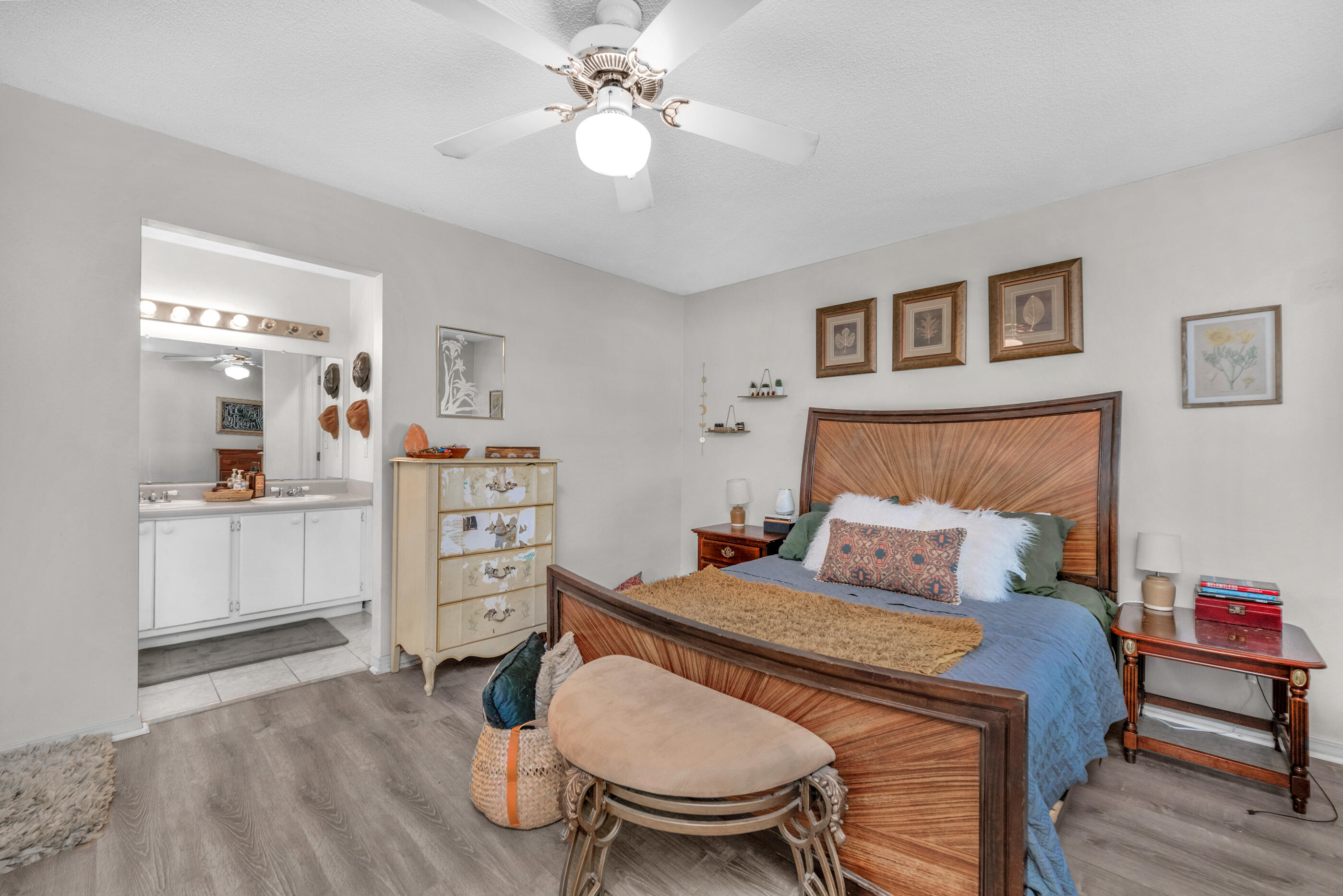 Southern Oaks Court - Residential