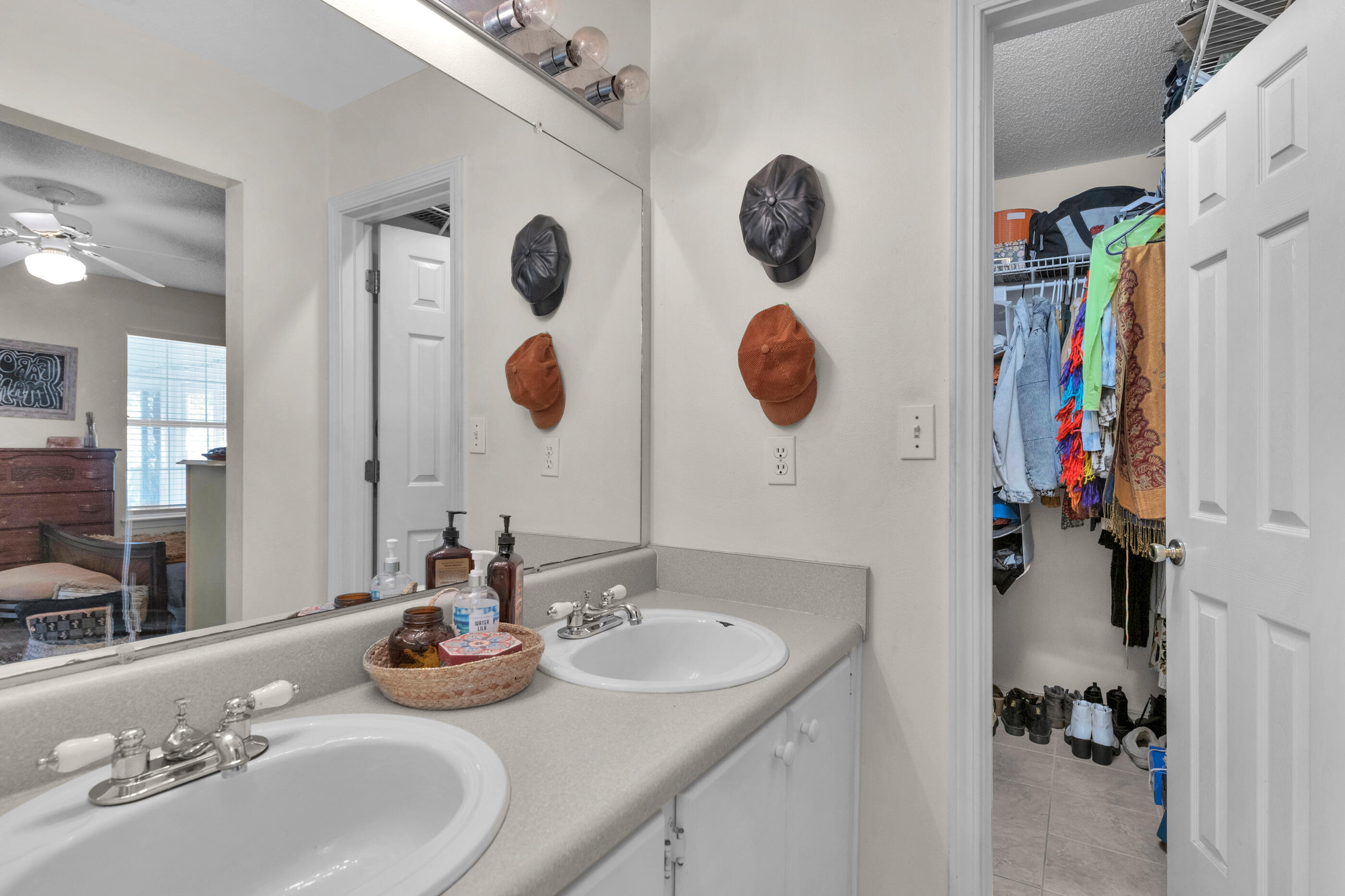 Southern Oaks Court - Residential