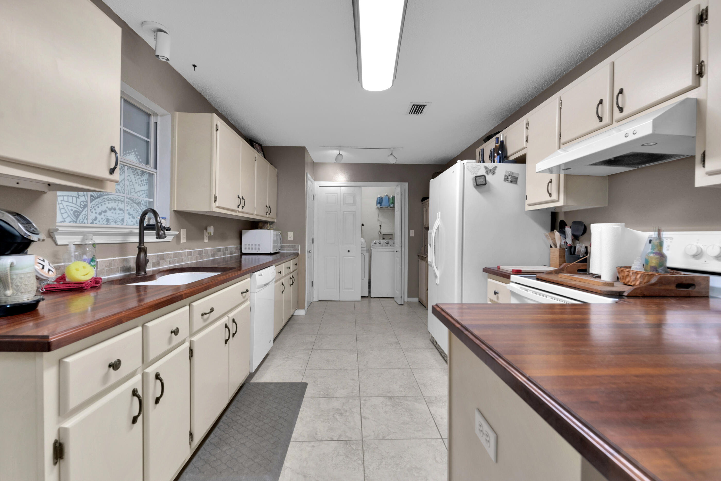 Southern Oaks Court - Residential