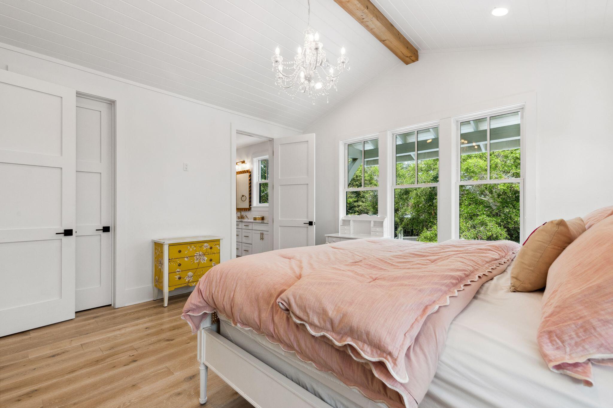 FOREST LAKES - Residential