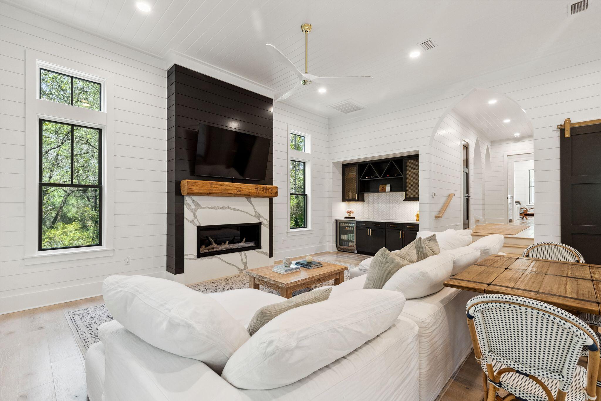 FOREST LAKES - Residential