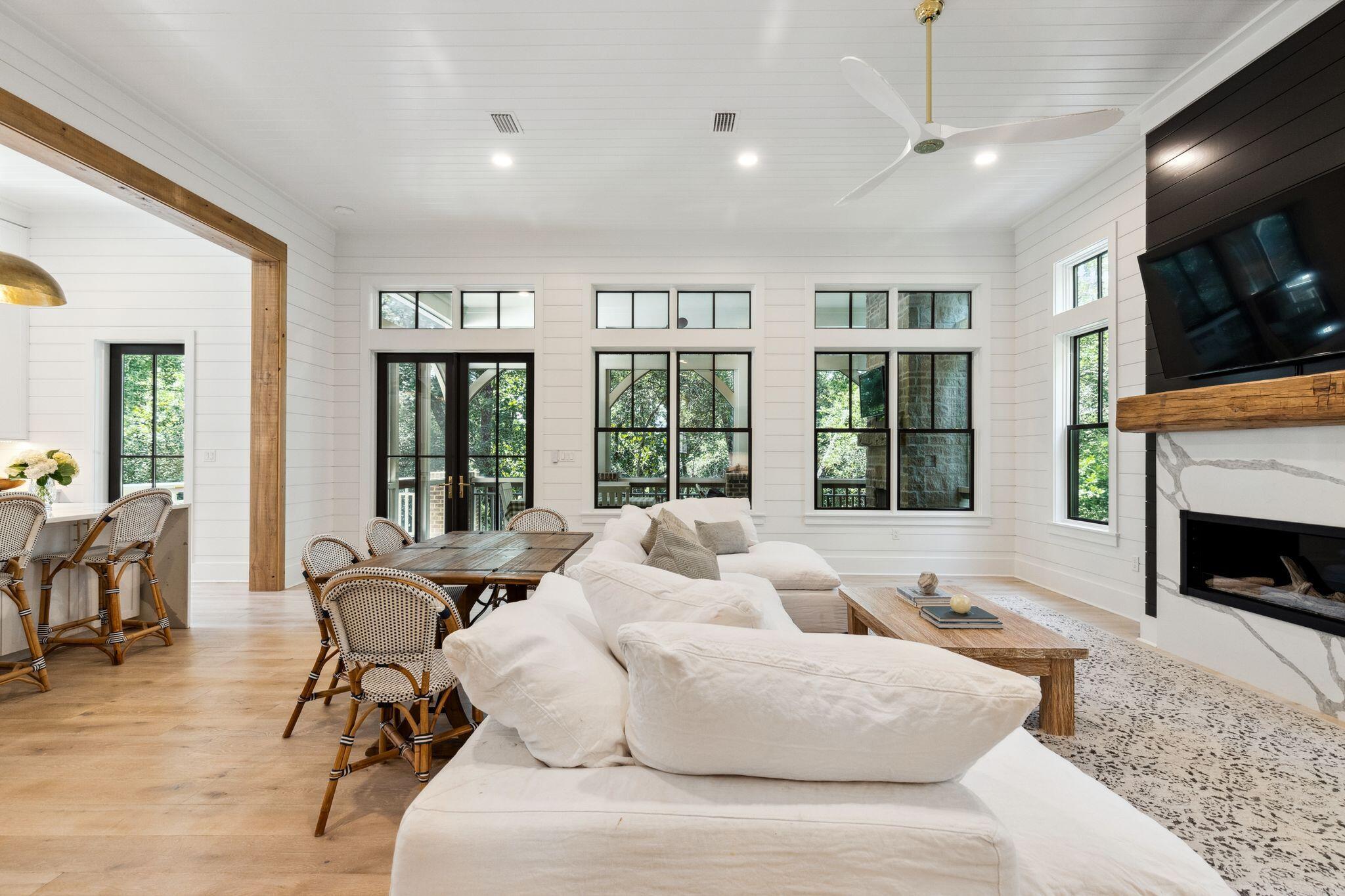 FOREST LAKES - Residential
