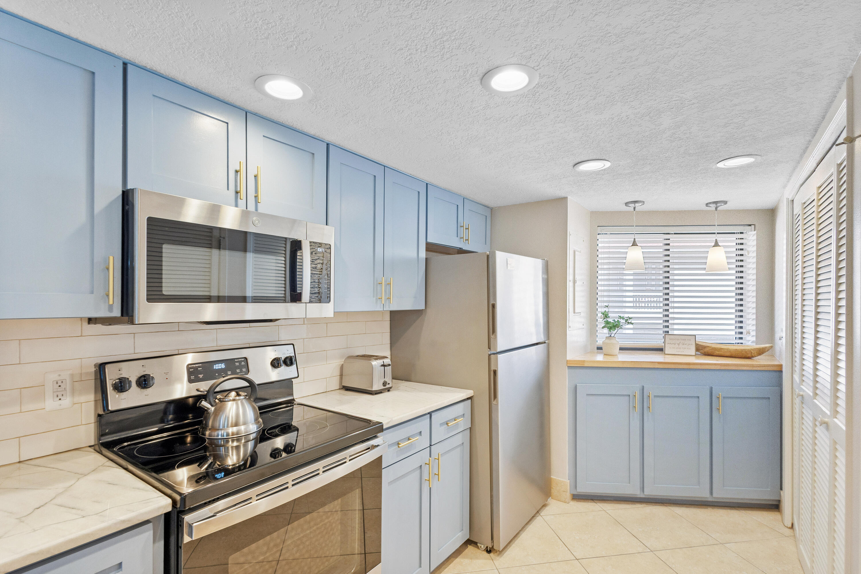 EDGEWATER BEACH CONDO PH 1 - Residential