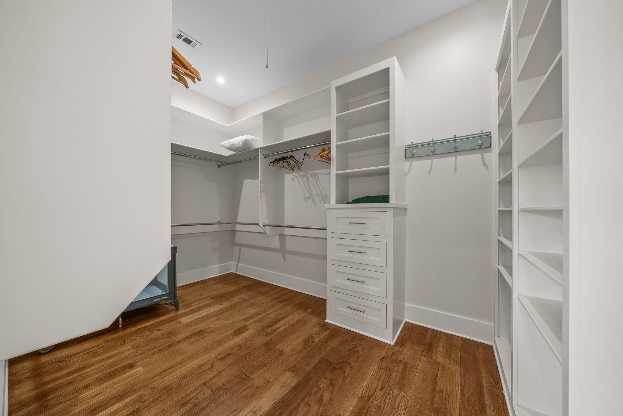 LAKESIDE AT BLUE MOUNTAIN BEACH - Residential Lease