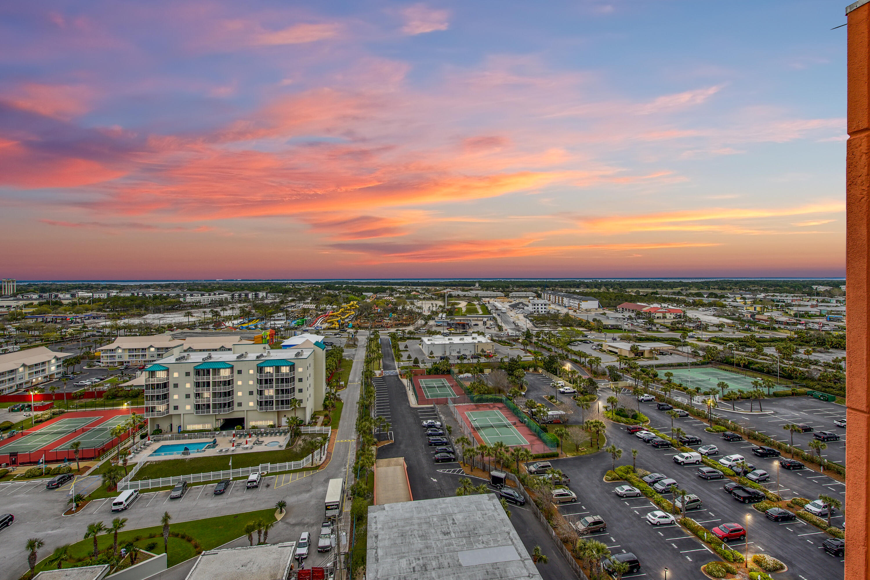 DESTIN TOWERS CONDO - Residential