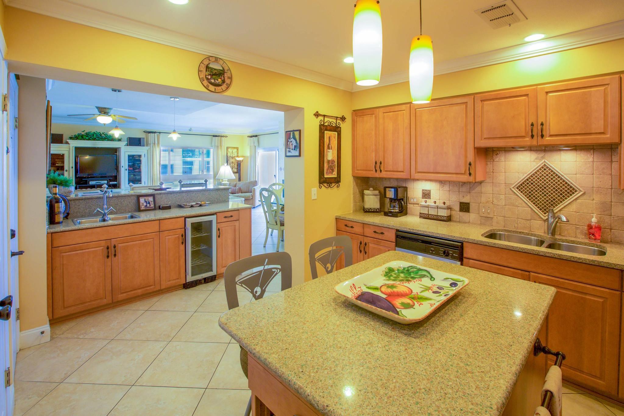 DESTIN TOWERS CONDO - Residential