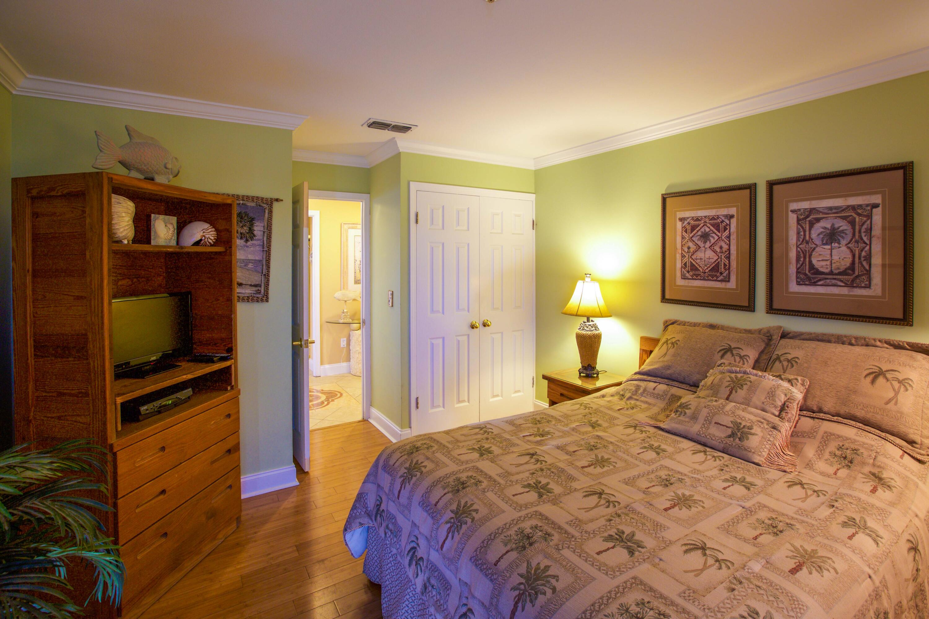 DESTIN TOWERS CONDO - Residential