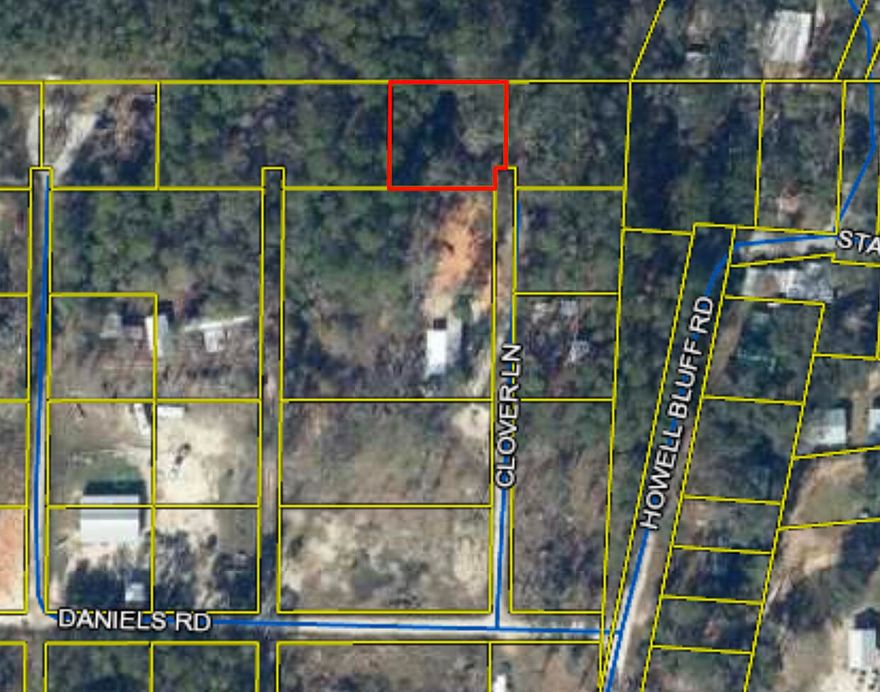 MAKE AN OFFER! This piece of land is within 100 yards to the Choctawhatchee River. Flood Zone: AE 100%