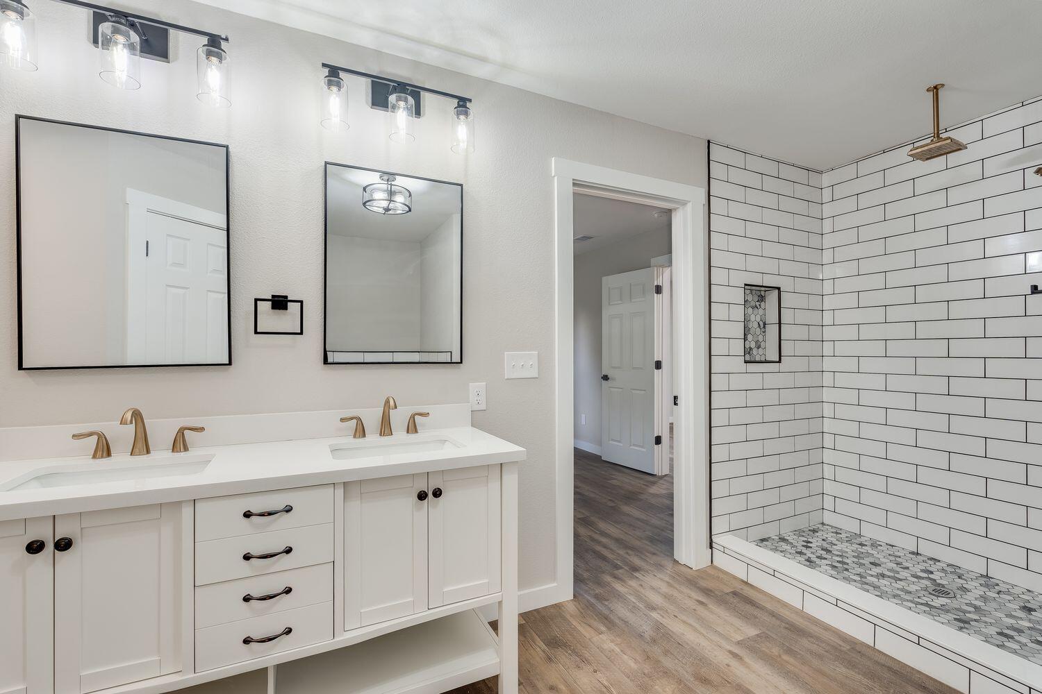 LAGRANGE SHORES - Residential