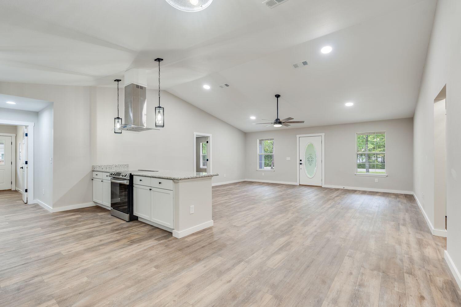 LAGRANGE SHORES - Residential