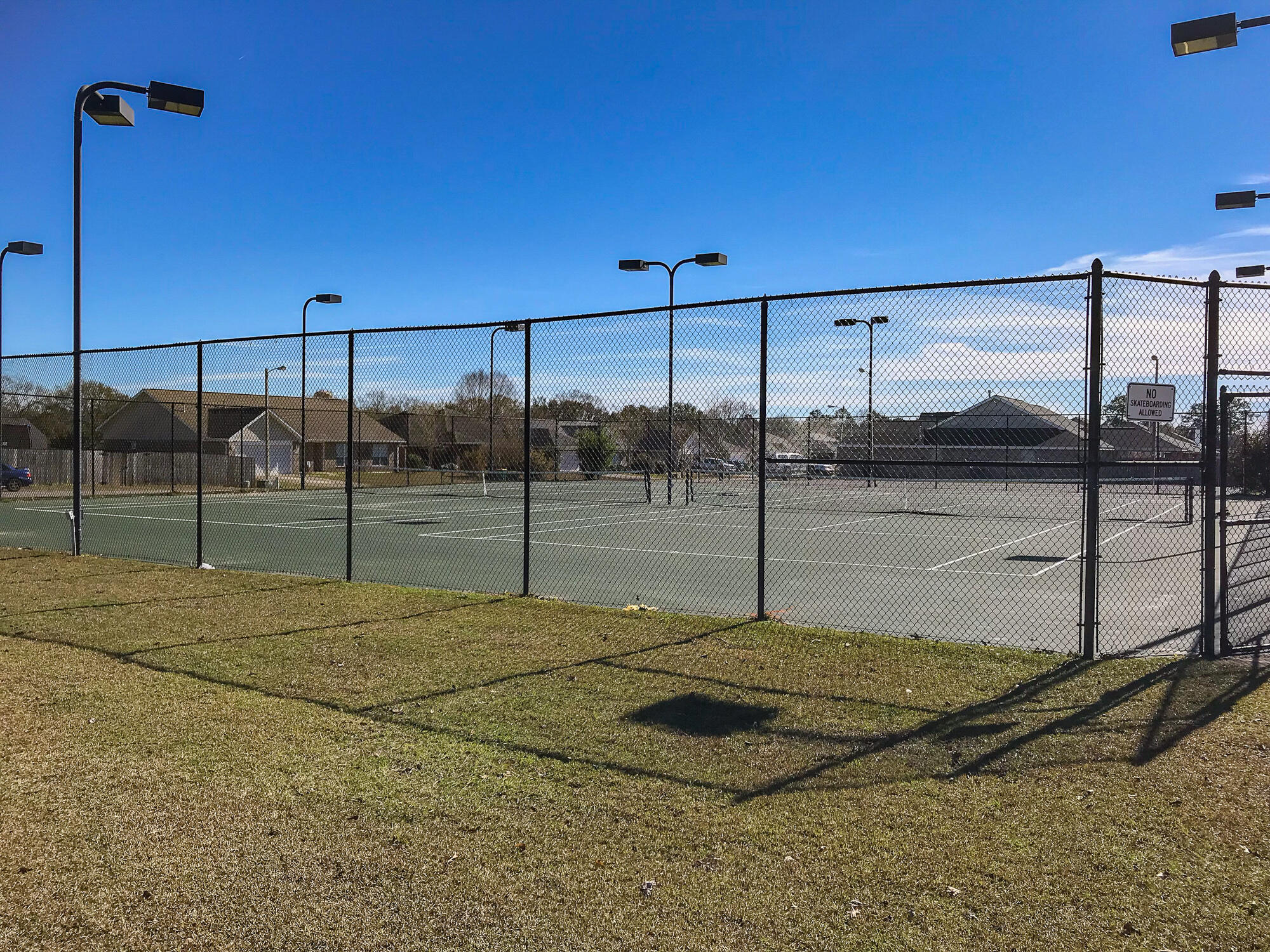 BROOKE ESTATES PH III - Residential Lease