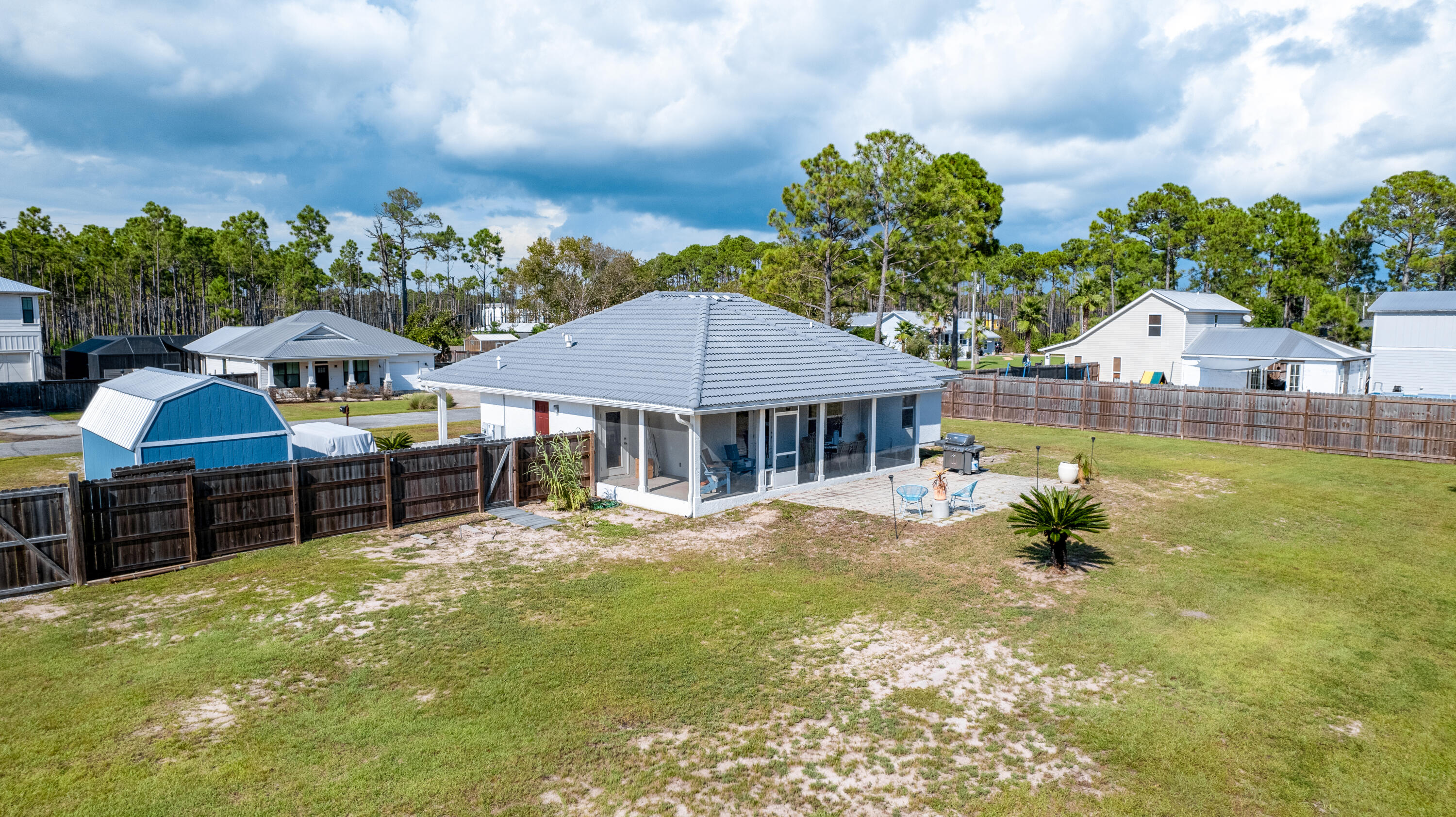 THOMPSON PLANTATION - Residential