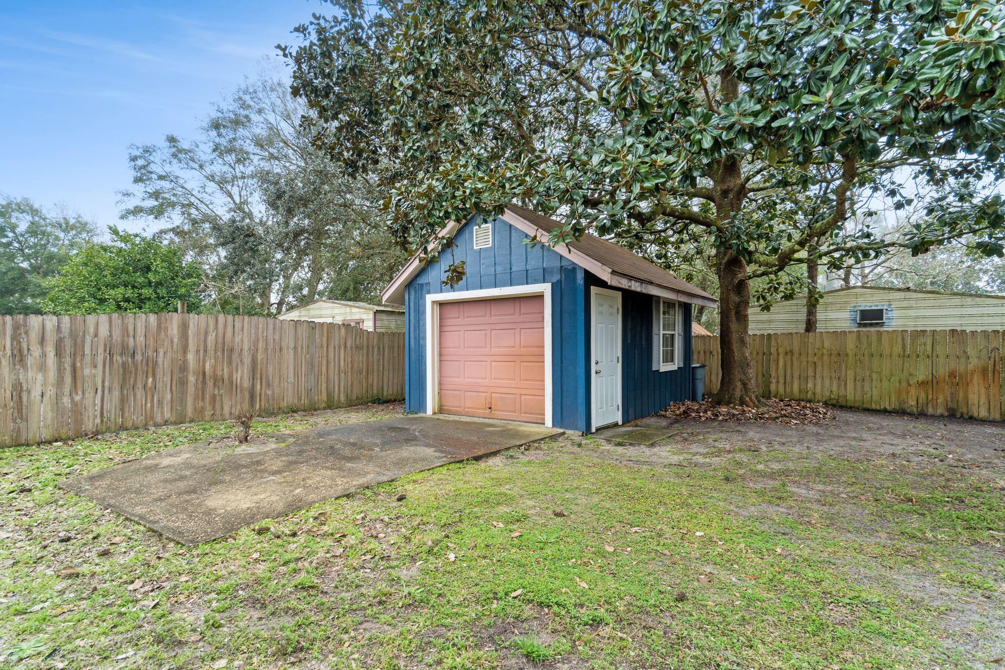 MARY ESTHER HEIGHTS - Residential