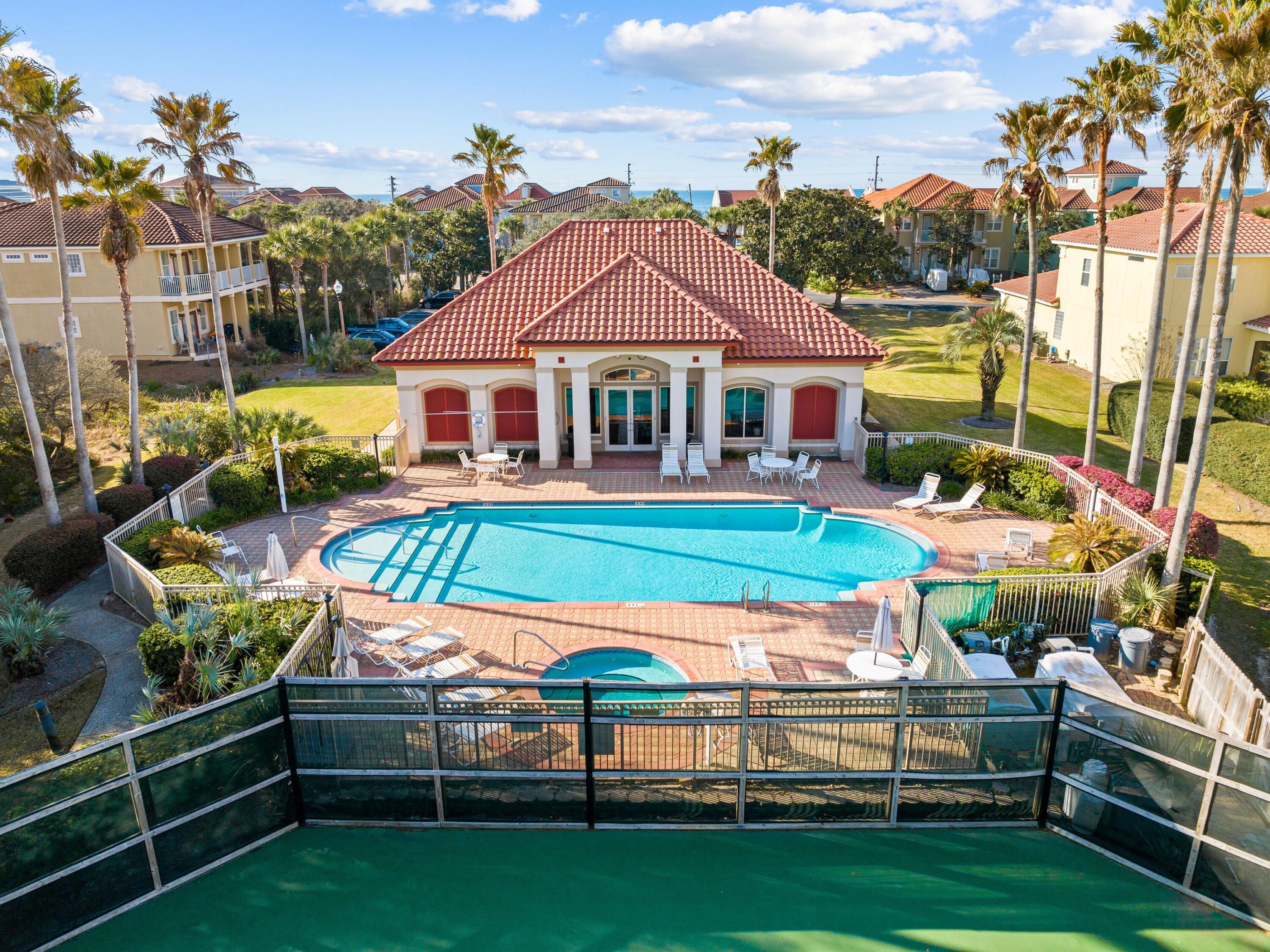 LA VALENCIA BEACH RESORT - Land