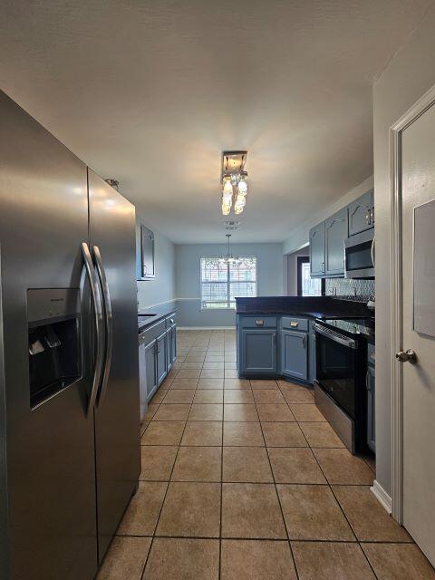 VILLAGE WEST - Residential Lease