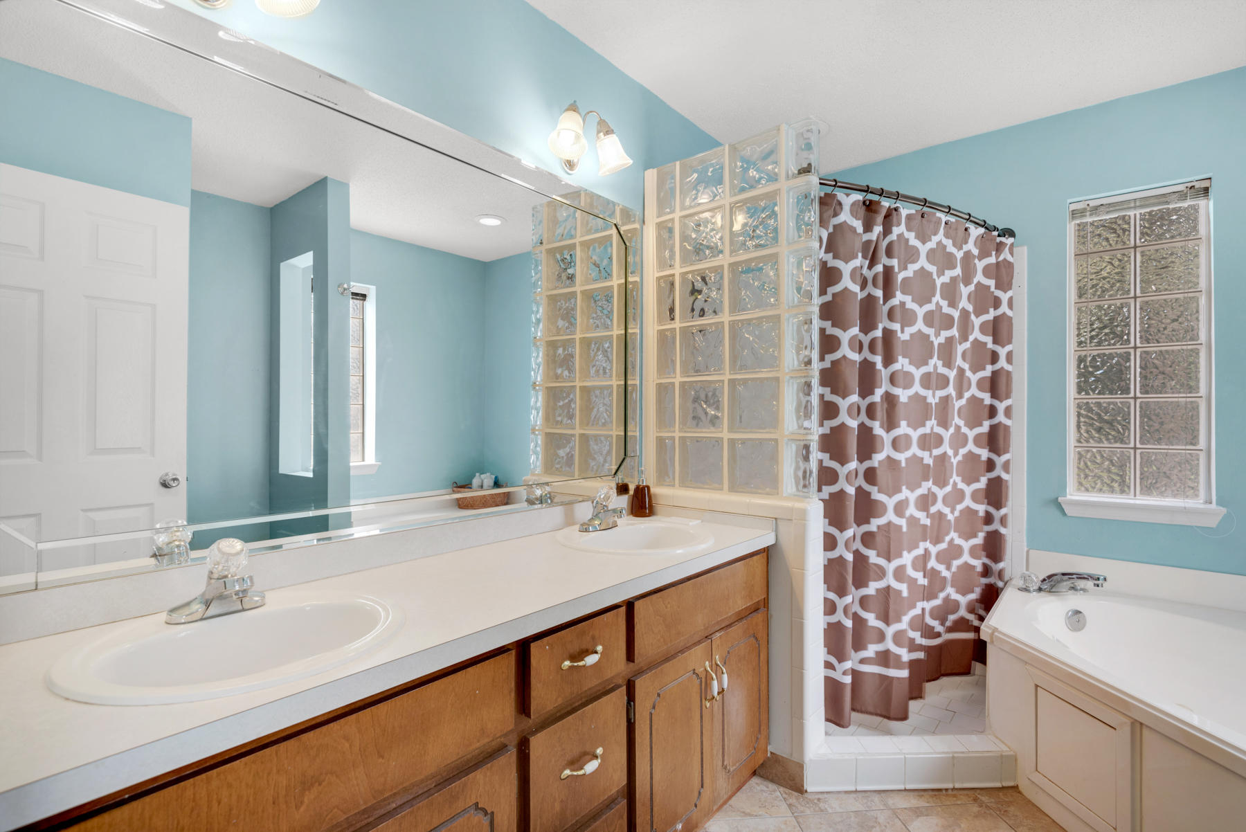 PINNACLE POINT - Residential